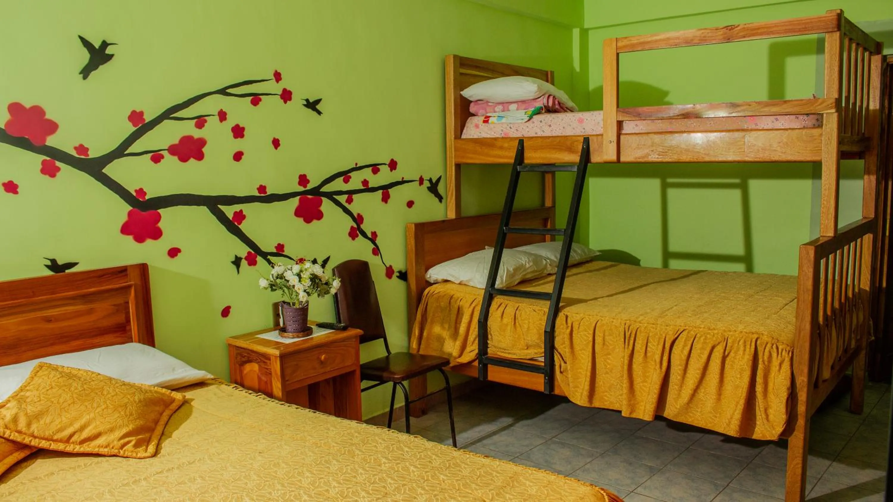 Photo of the whole room, Bed in Mi Angeline