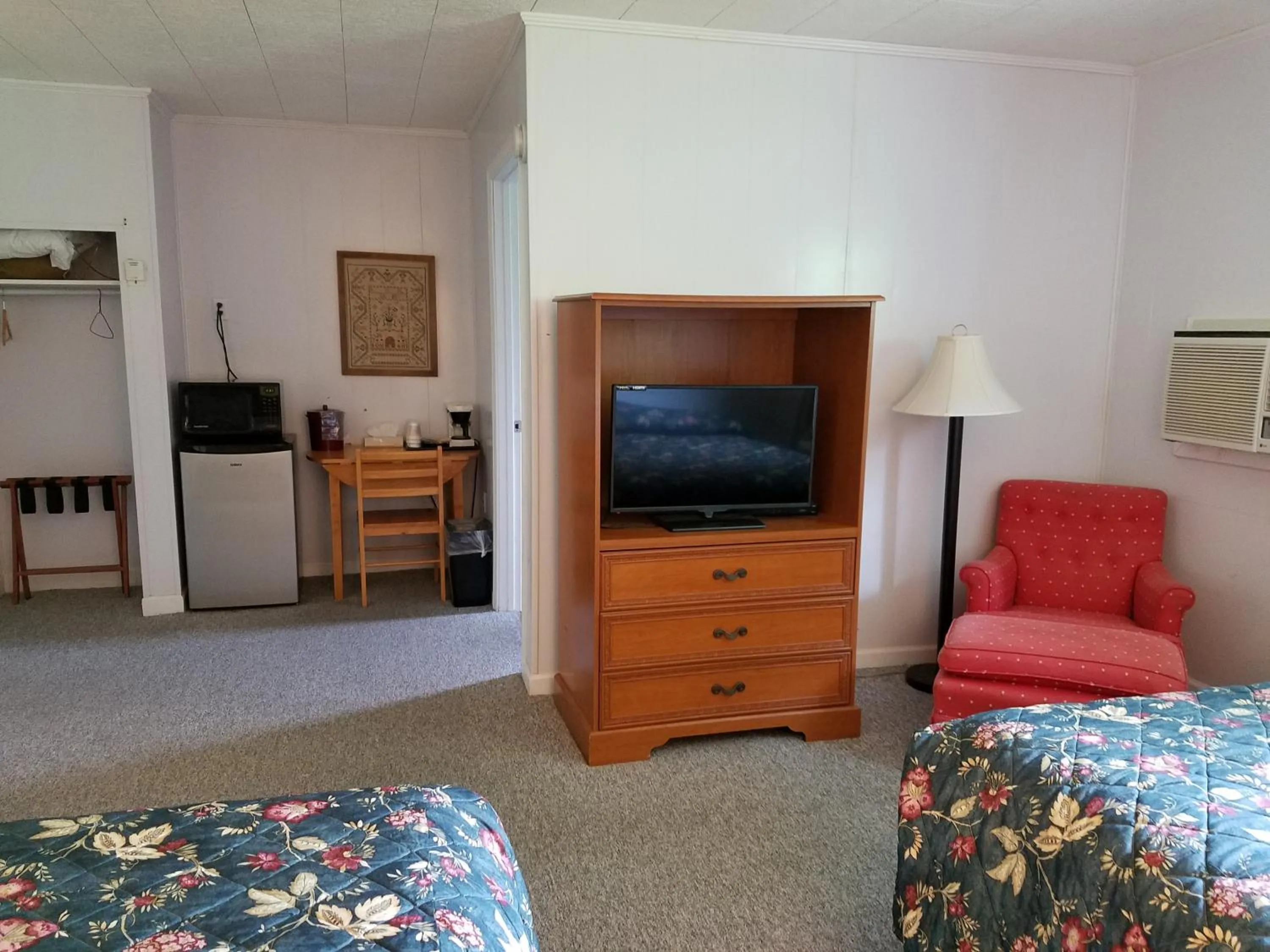 TV and multimedia in Roseloe Motel