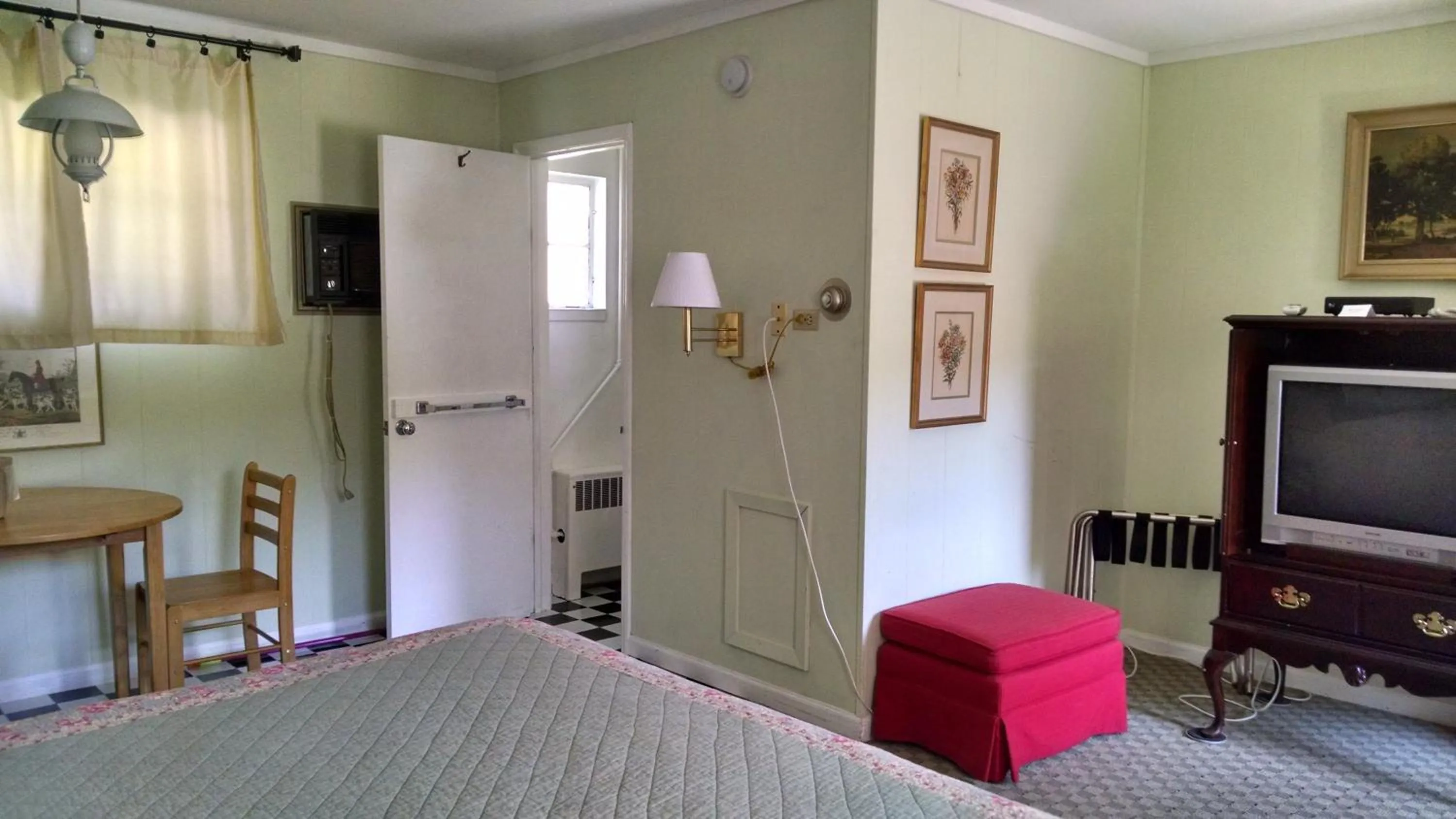 TV and multimedia in Roseloe Motel