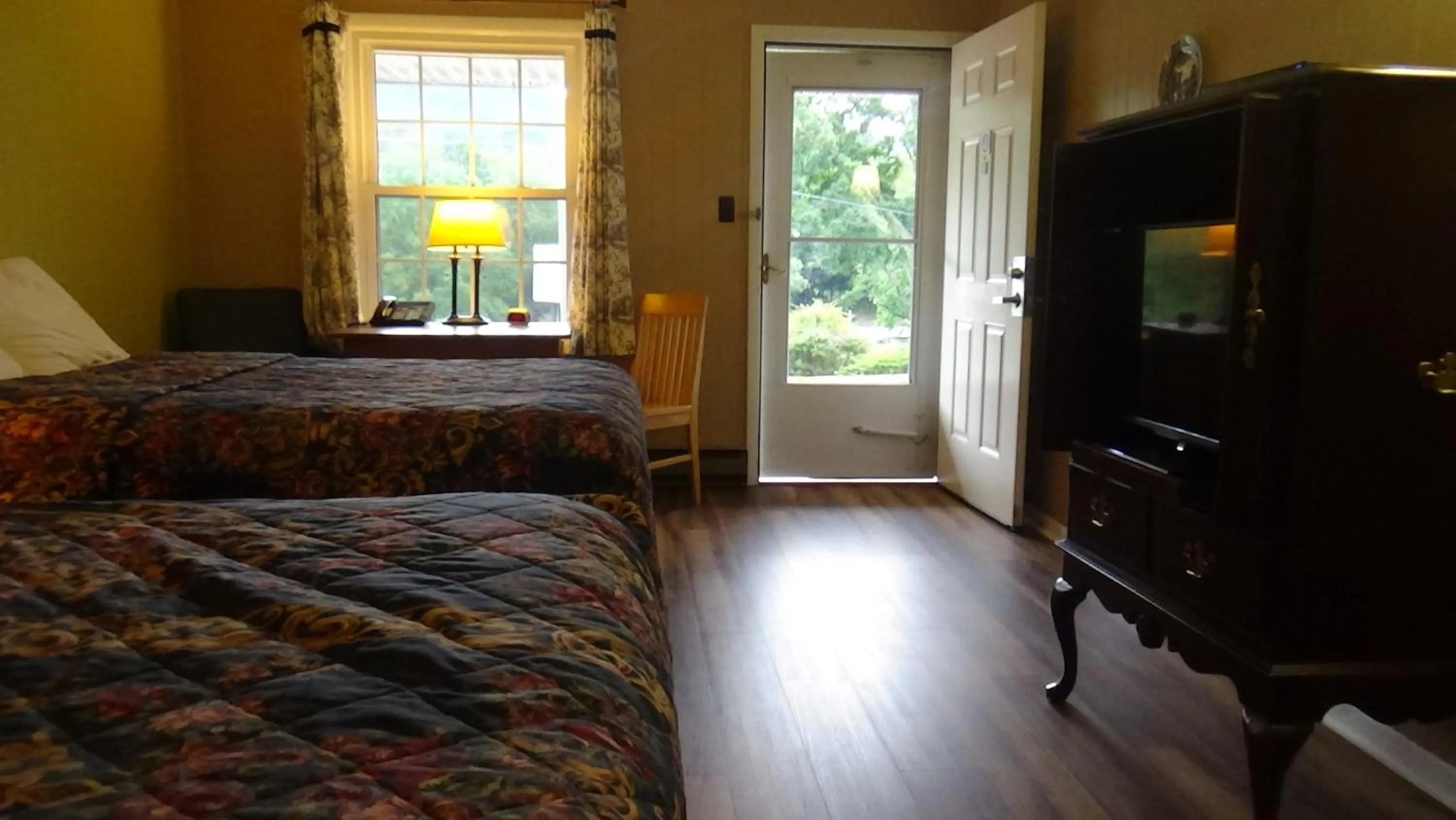 Bed in Roseloe Motel