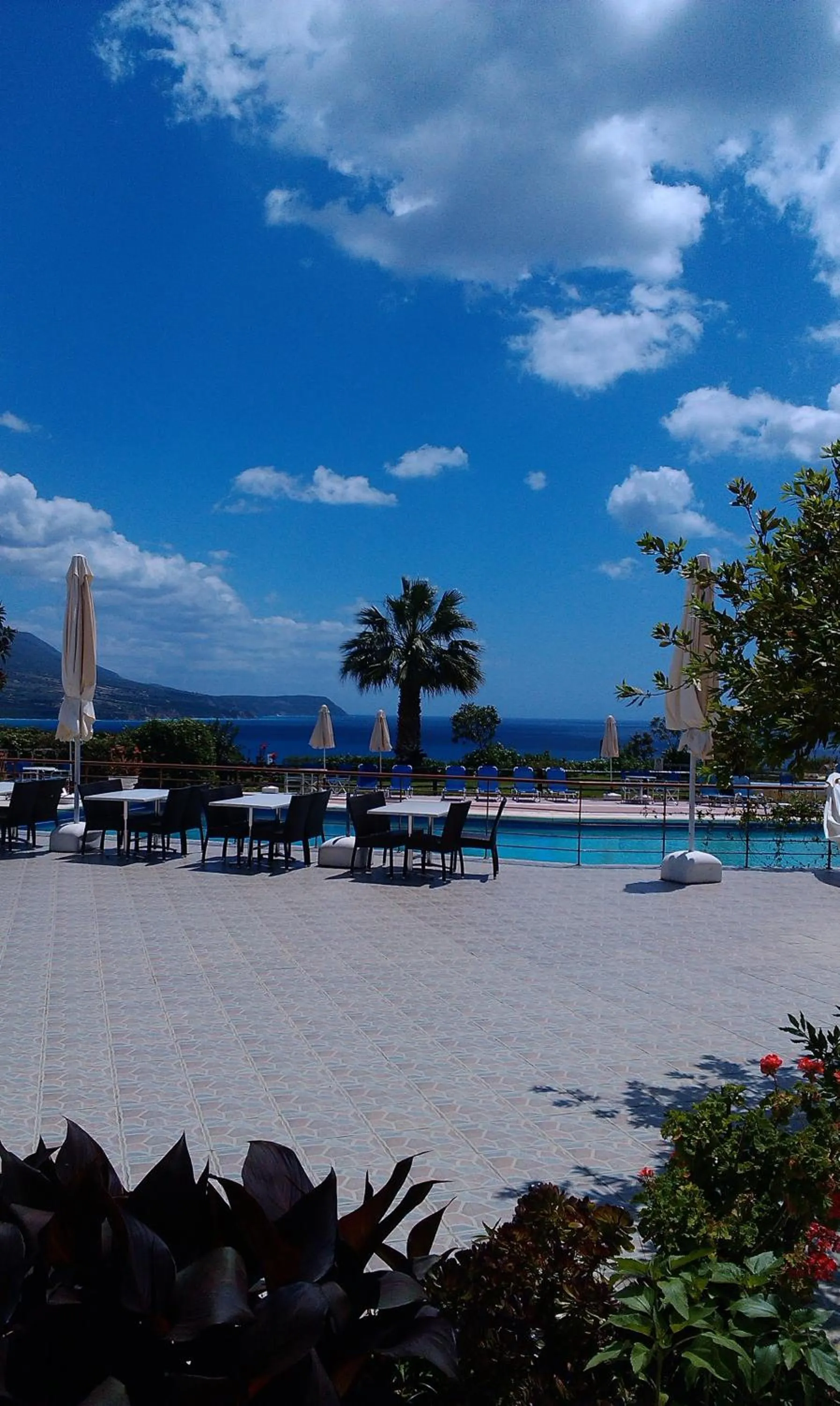Restaurant/places to eat in Karavados Beach Hotel