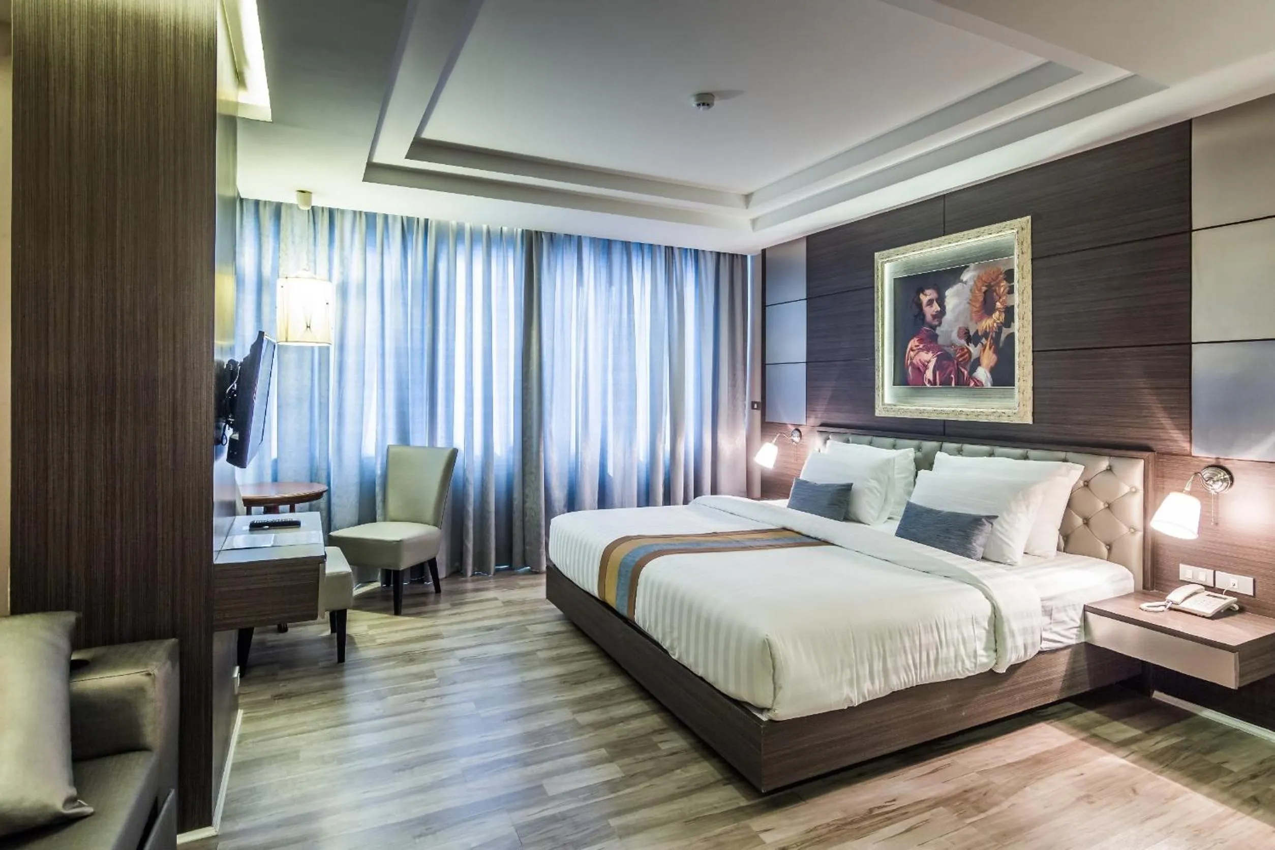 Bed in Gallery Design - SHA Extra Plus