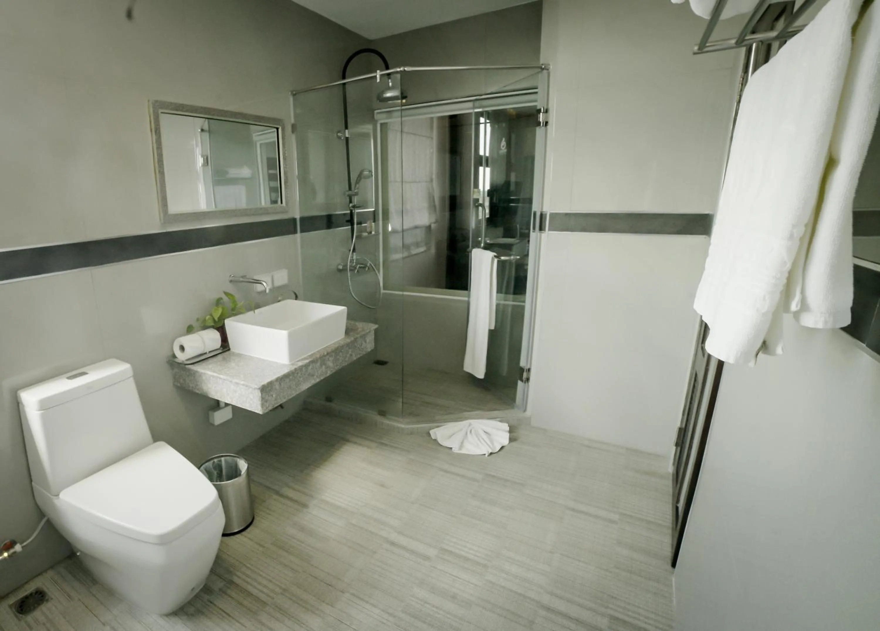 Bathroom in Gallery Design - SHA Extra Plus
