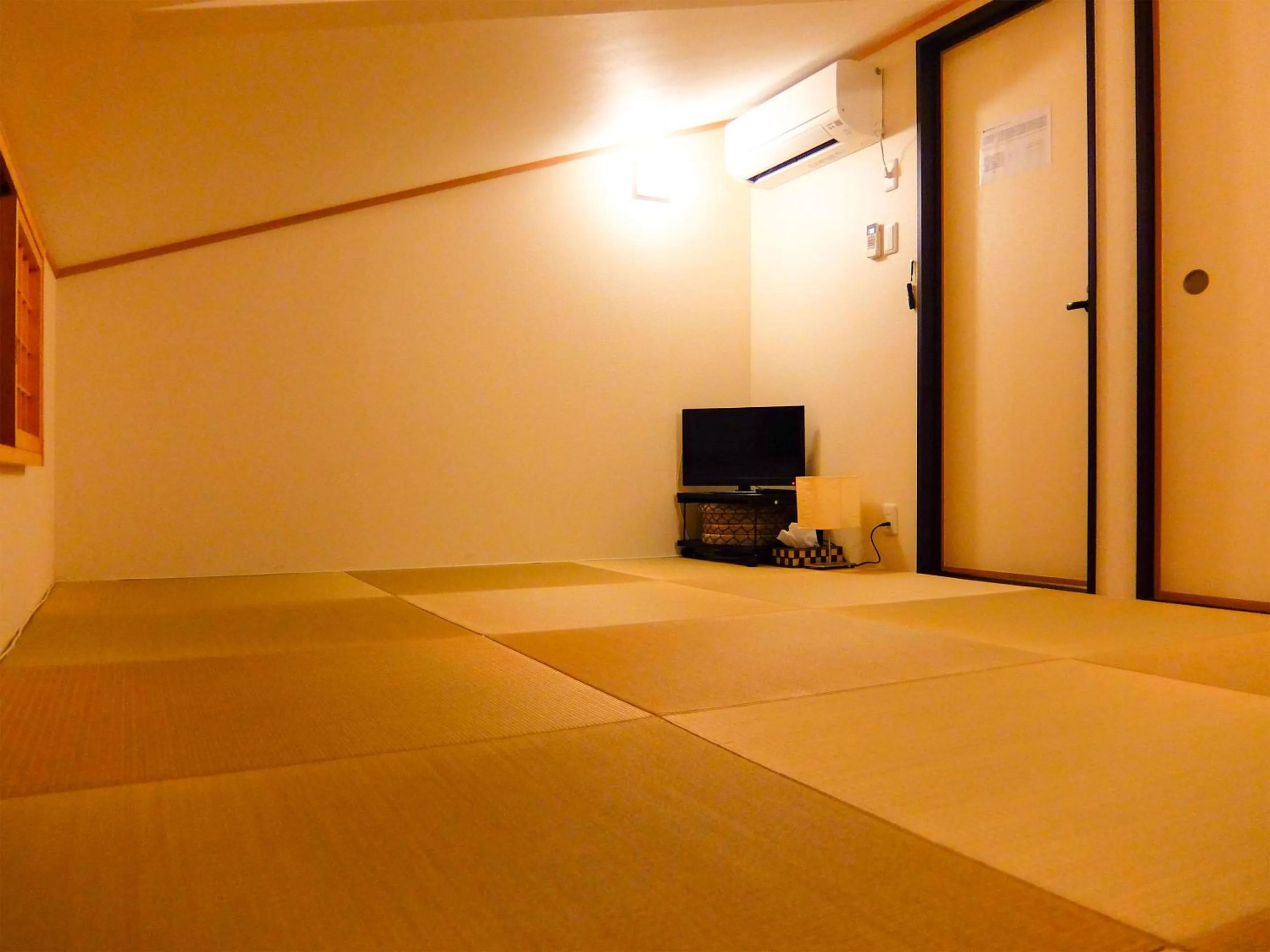 Photo of the whole room, Bed in Guesthouse Bell Fushimi