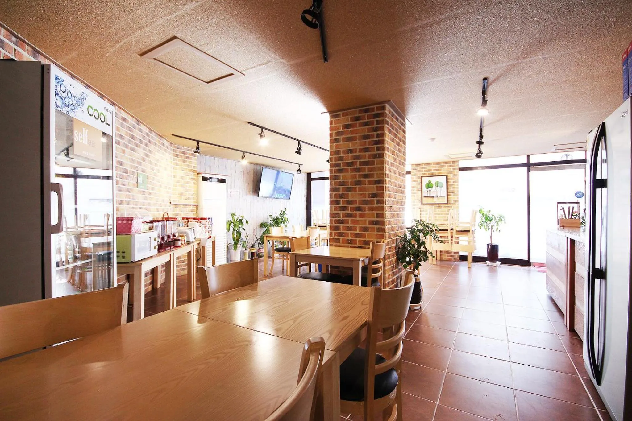 Breakfast in Happy Q Motel