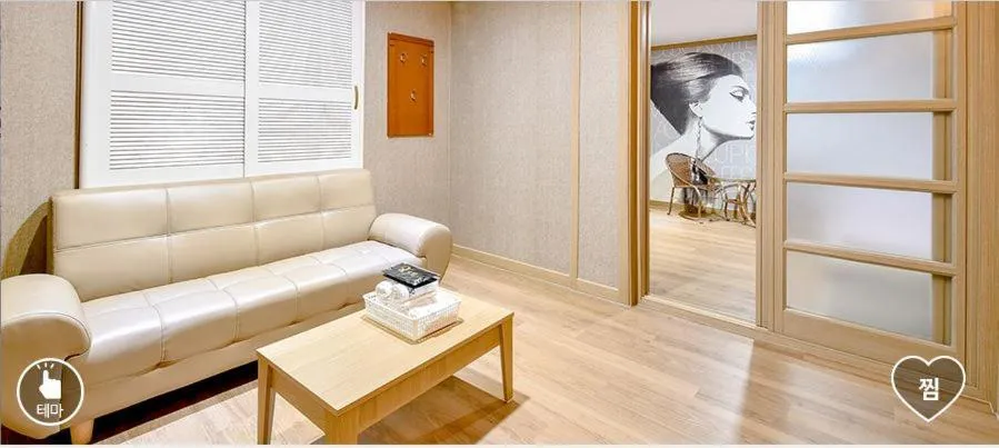 Decorative detail in Happy Q Motel