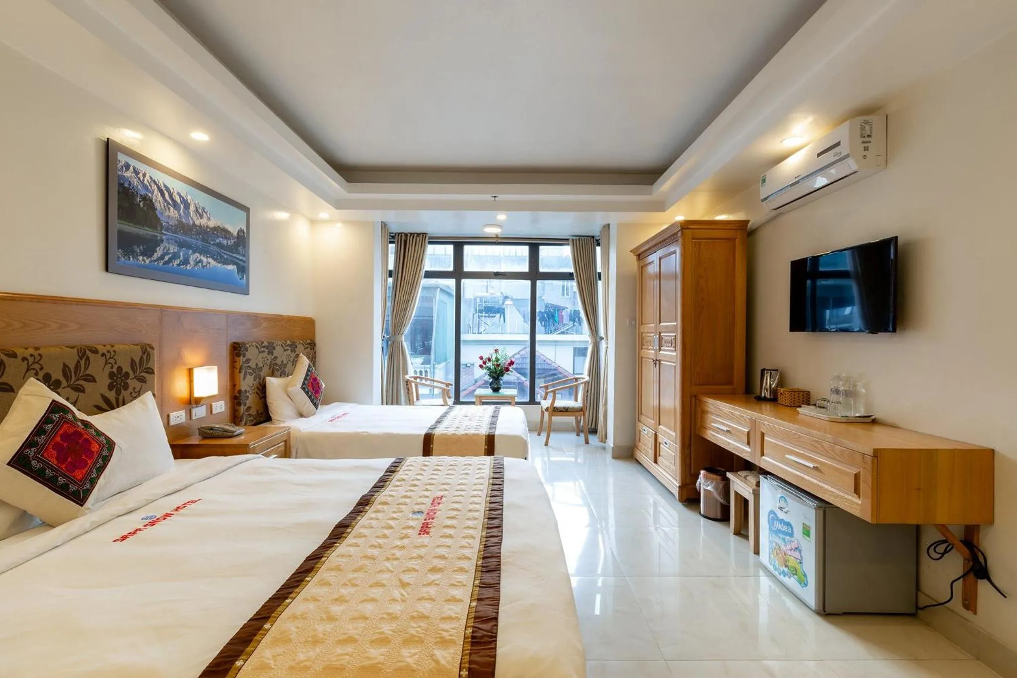 Photo of the whole room, Bed in Sapa Snow Hotel