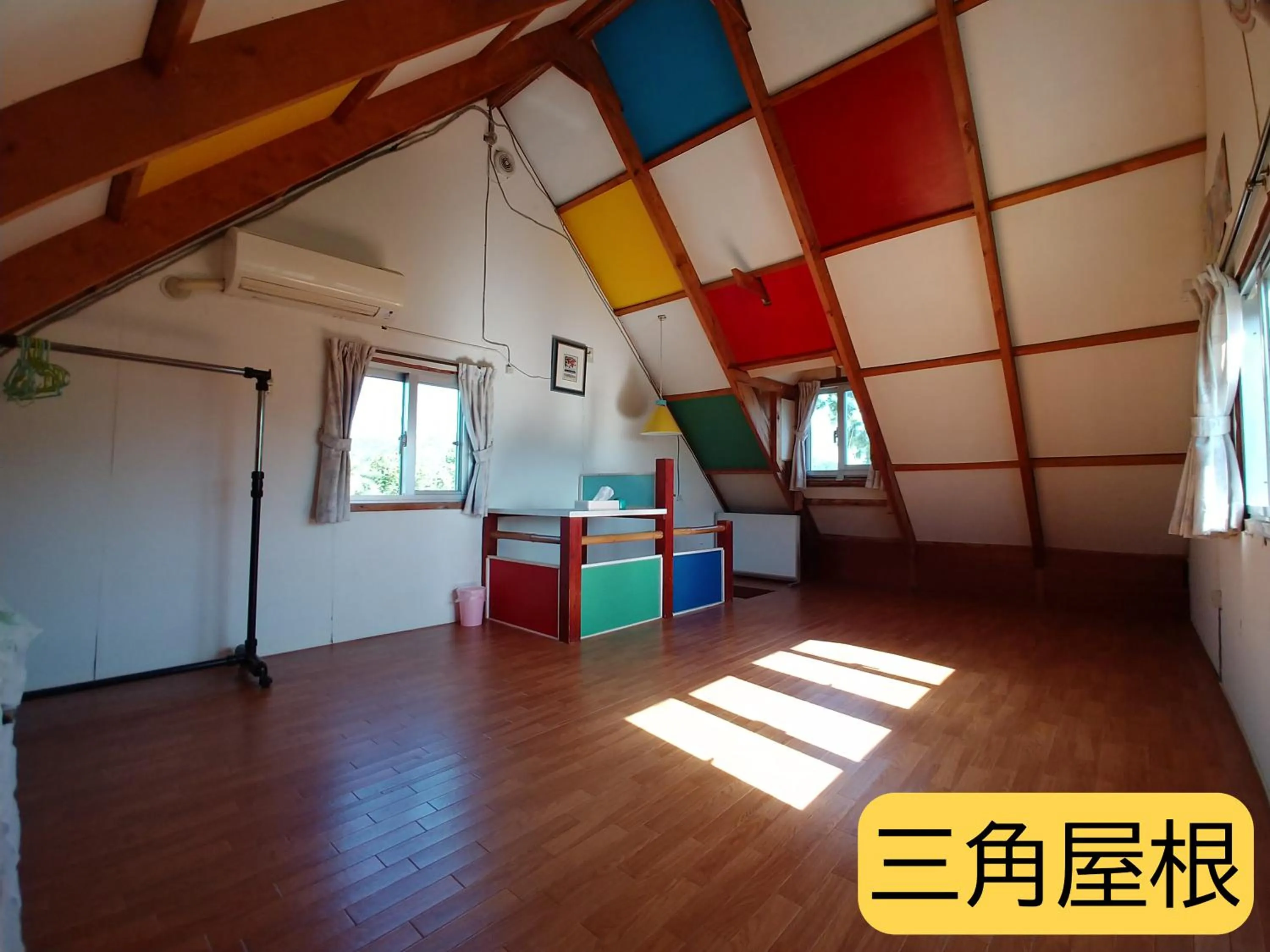 Photo of the whole room in Cottage Canac