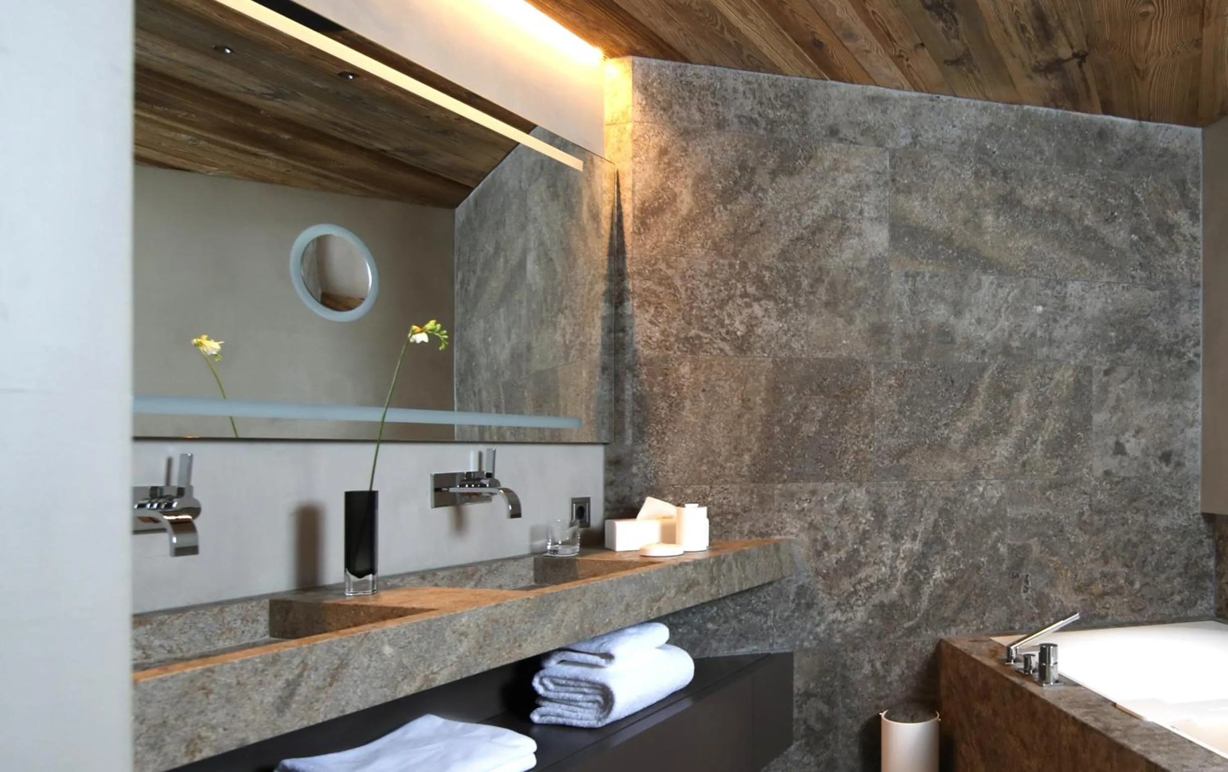 Bathroom in SEVERIN*S – The Alpine Retreat