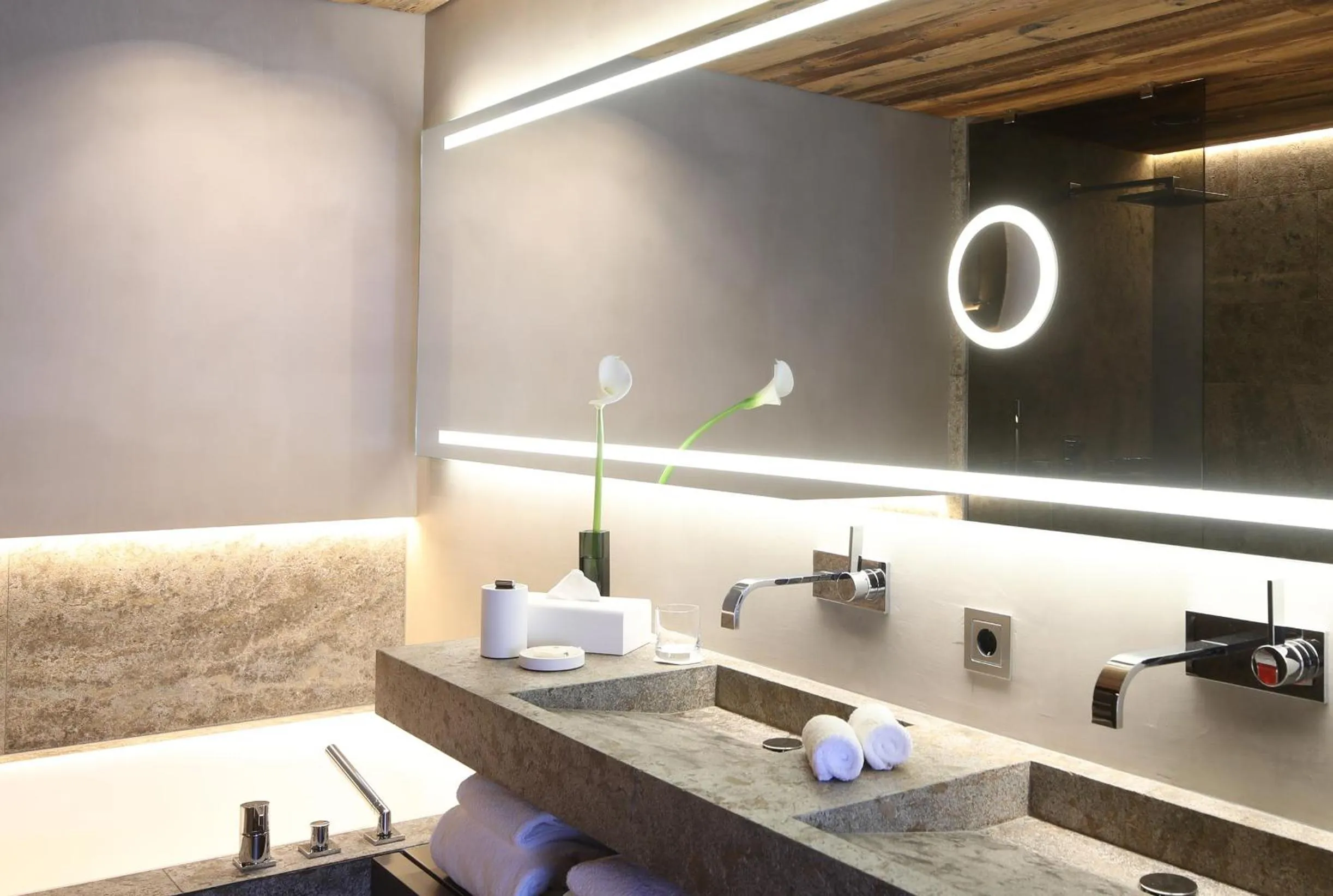 Bathroom in SEVERIN*S – The Alpine Retreat