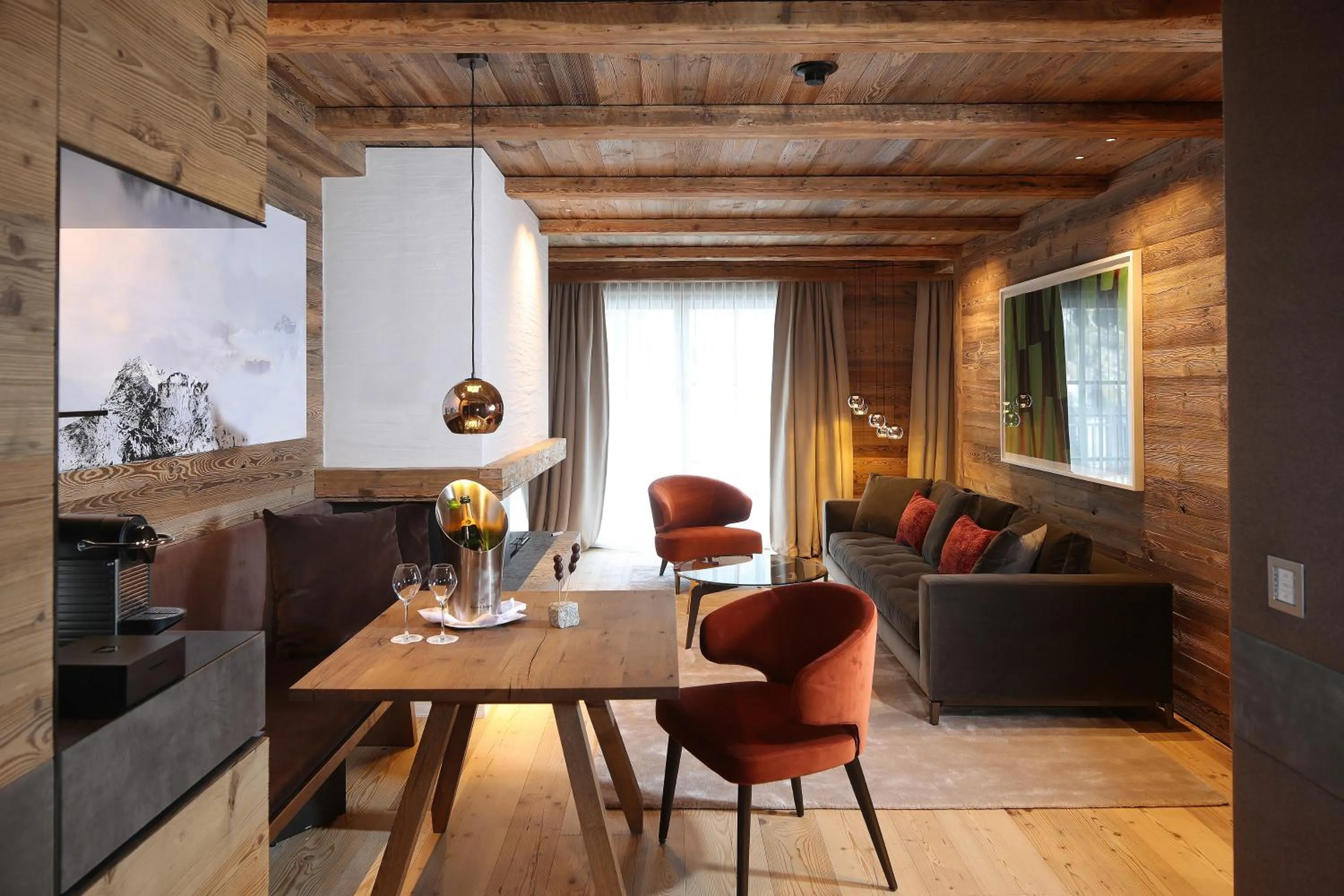 Living room in SEVERIN*S – The Alpine Retreat