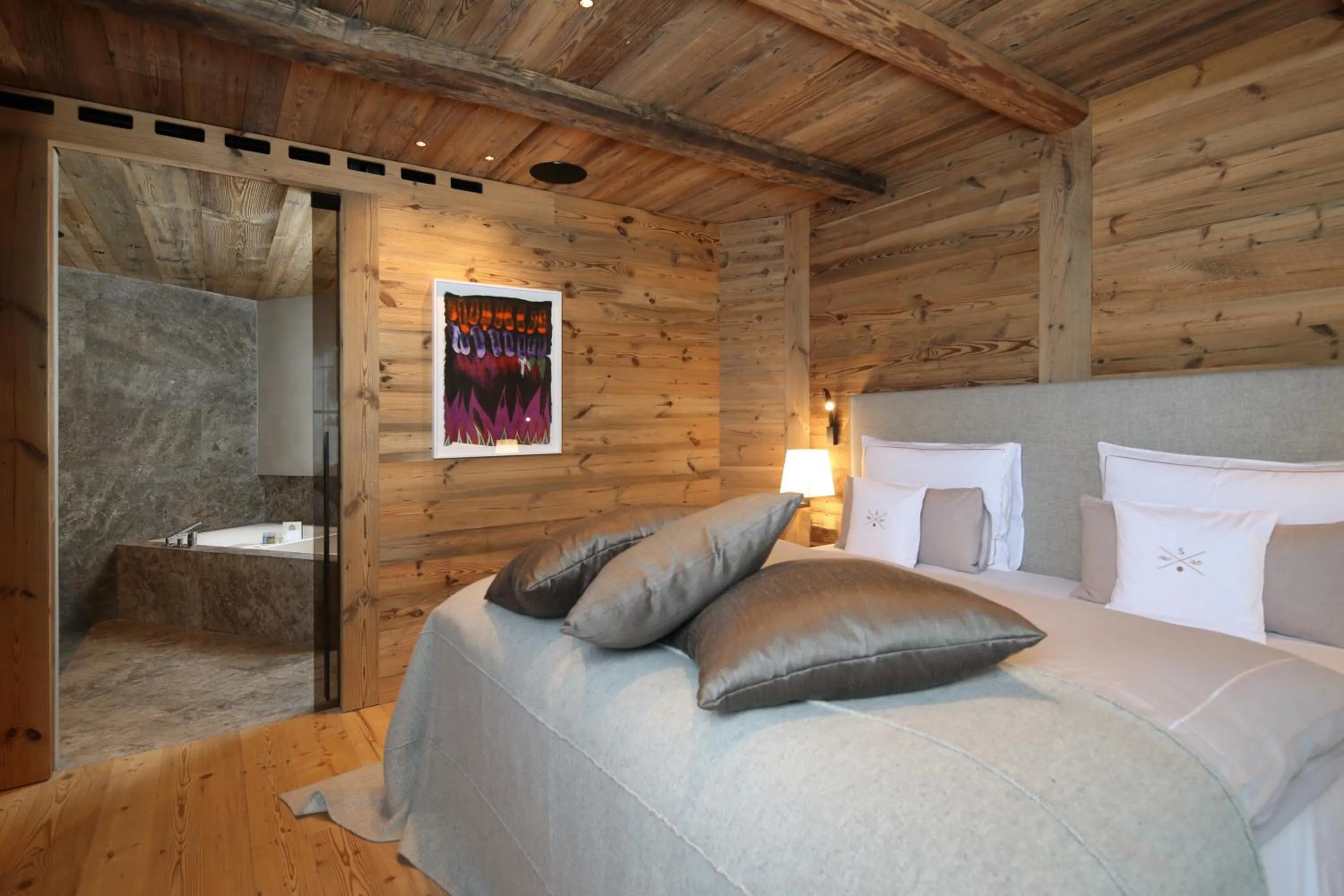 Photo of the whole room, Bed in SEVERIN*S – The Alpine Retreat