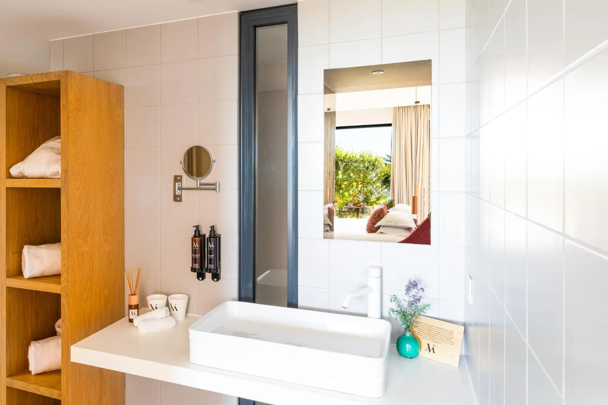 Shower in Hôtel & Spa Version Maquis Citadelle