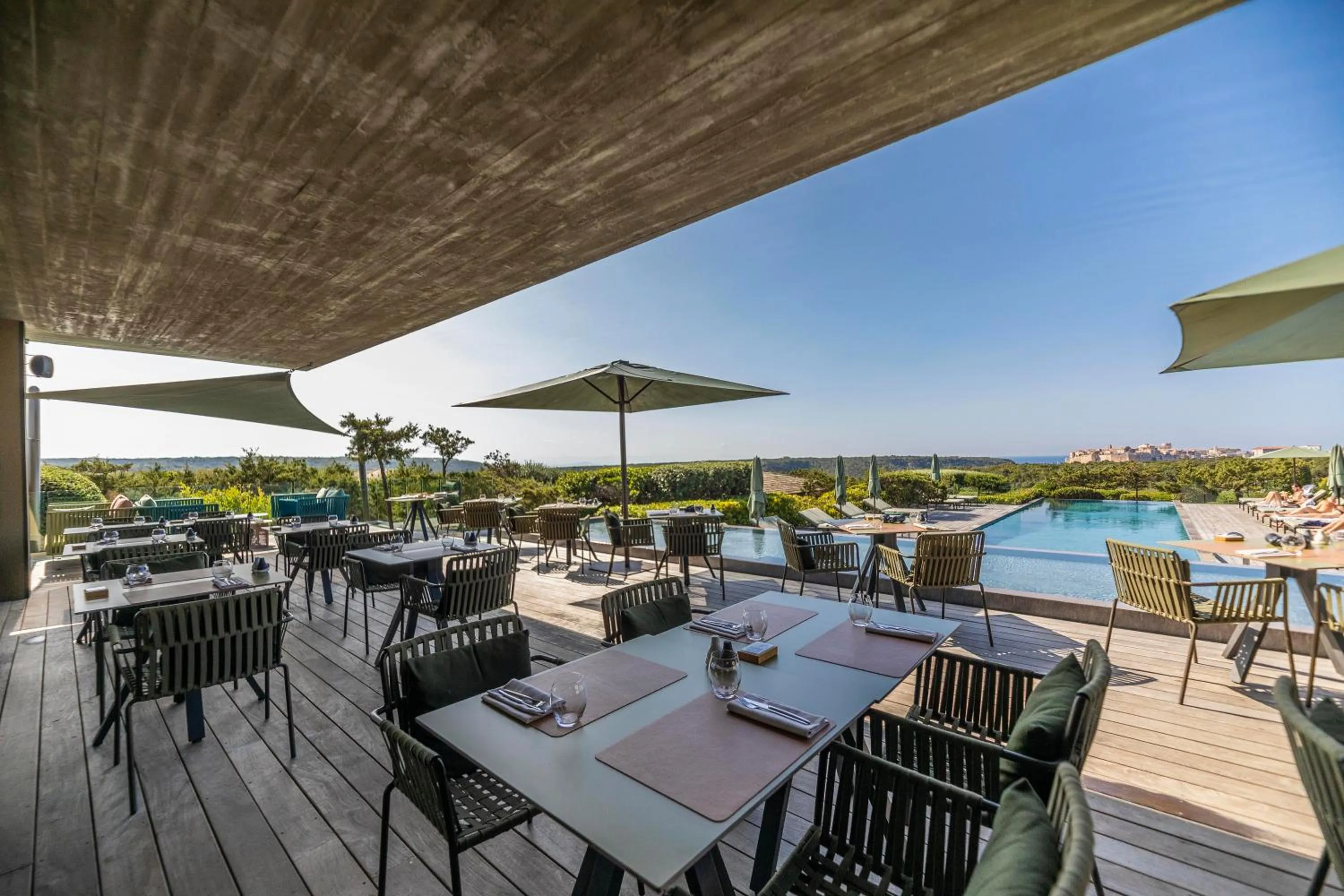 Restaurant/places to eat in Hôtel & Spa Version Maquis Citadelle