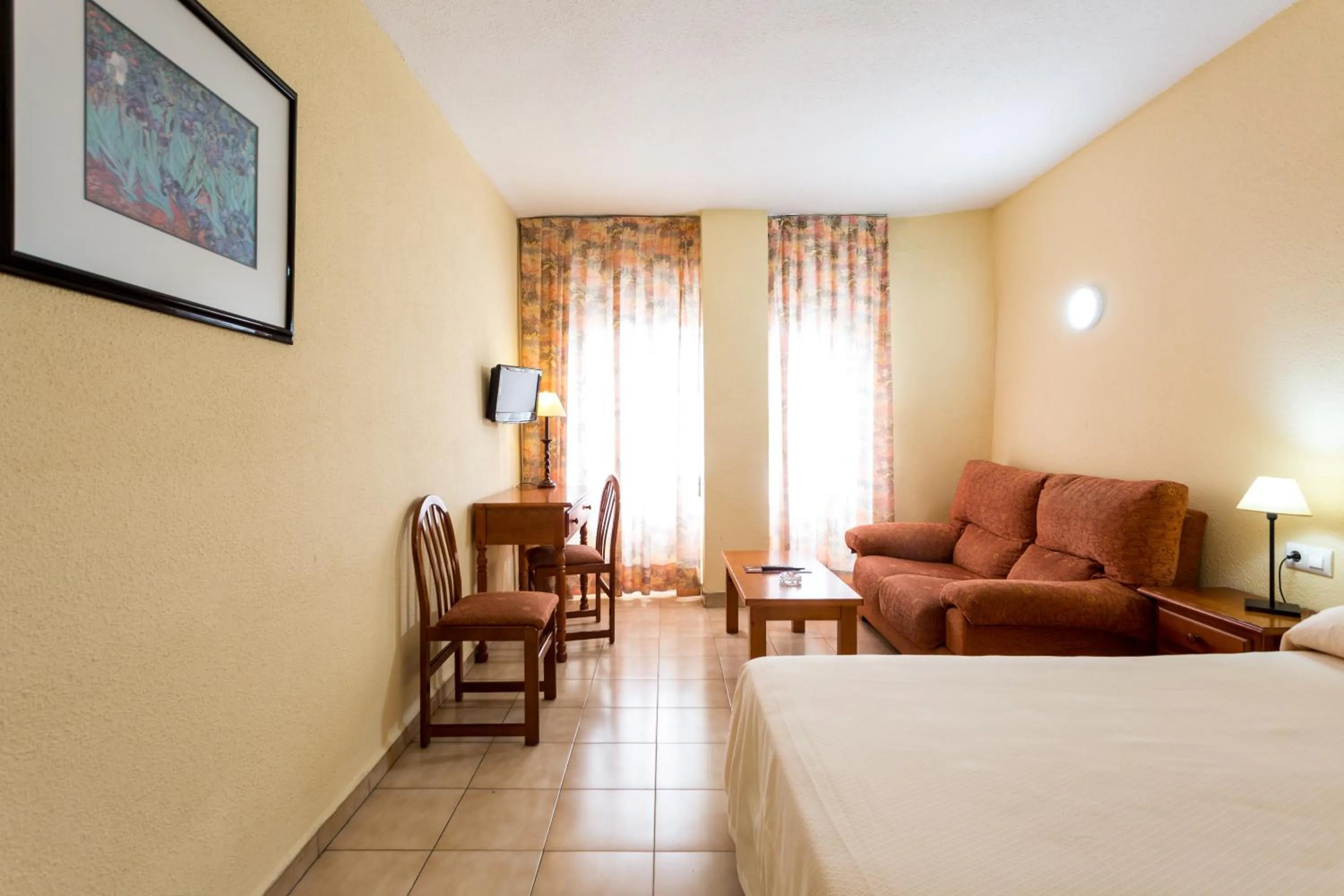 Photo of the whole room, Bed in Apartamentos Resitur