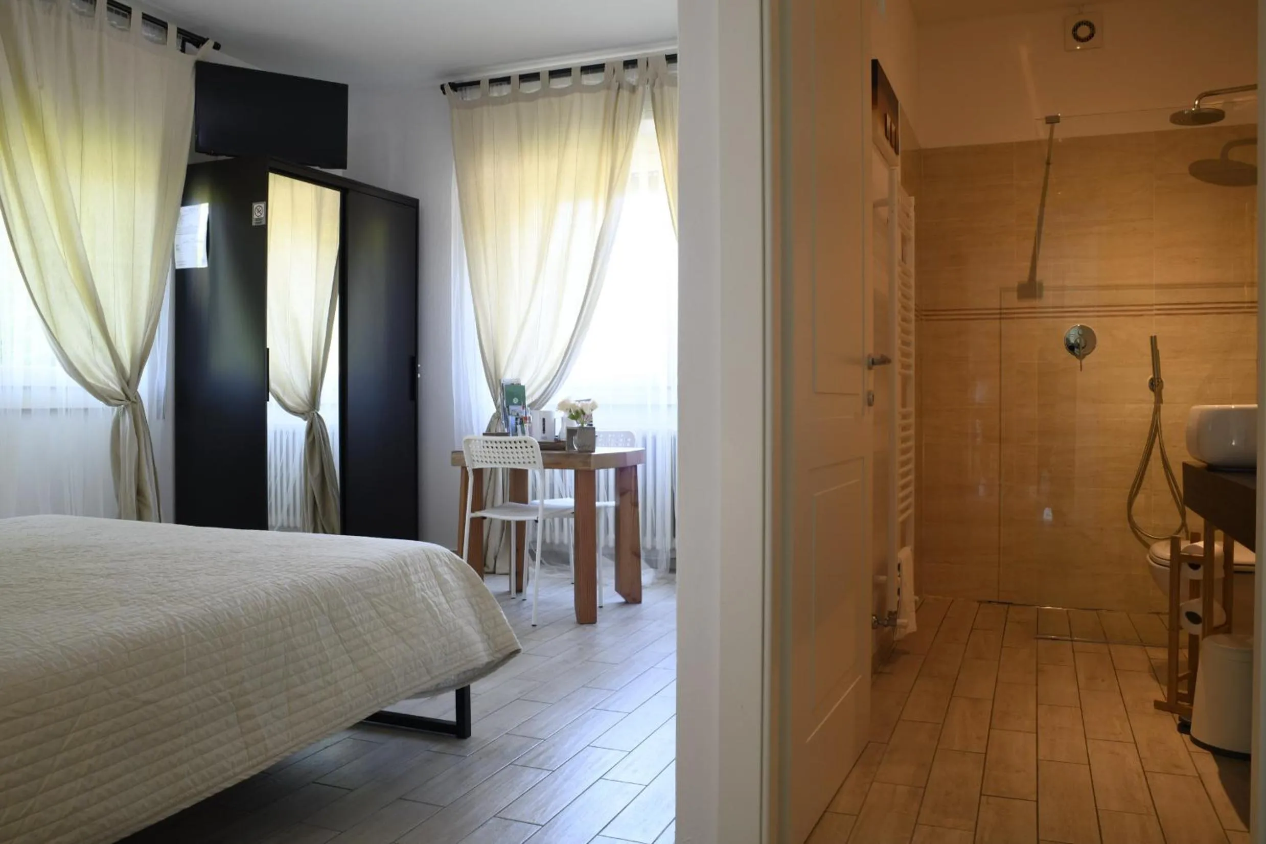 Bed in B&B La Rosa del Lago