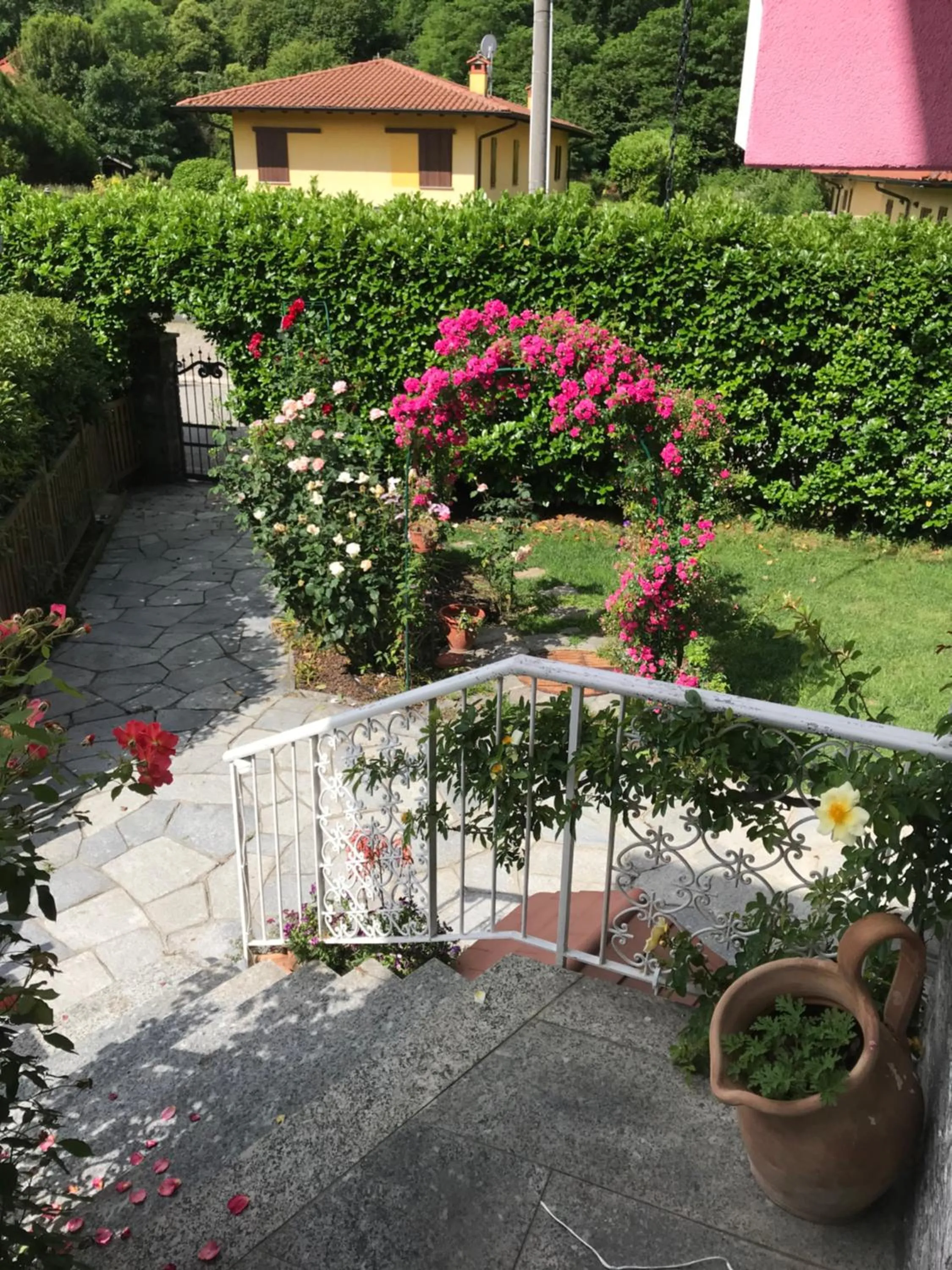 Property building in B&B La Rosa del Lago