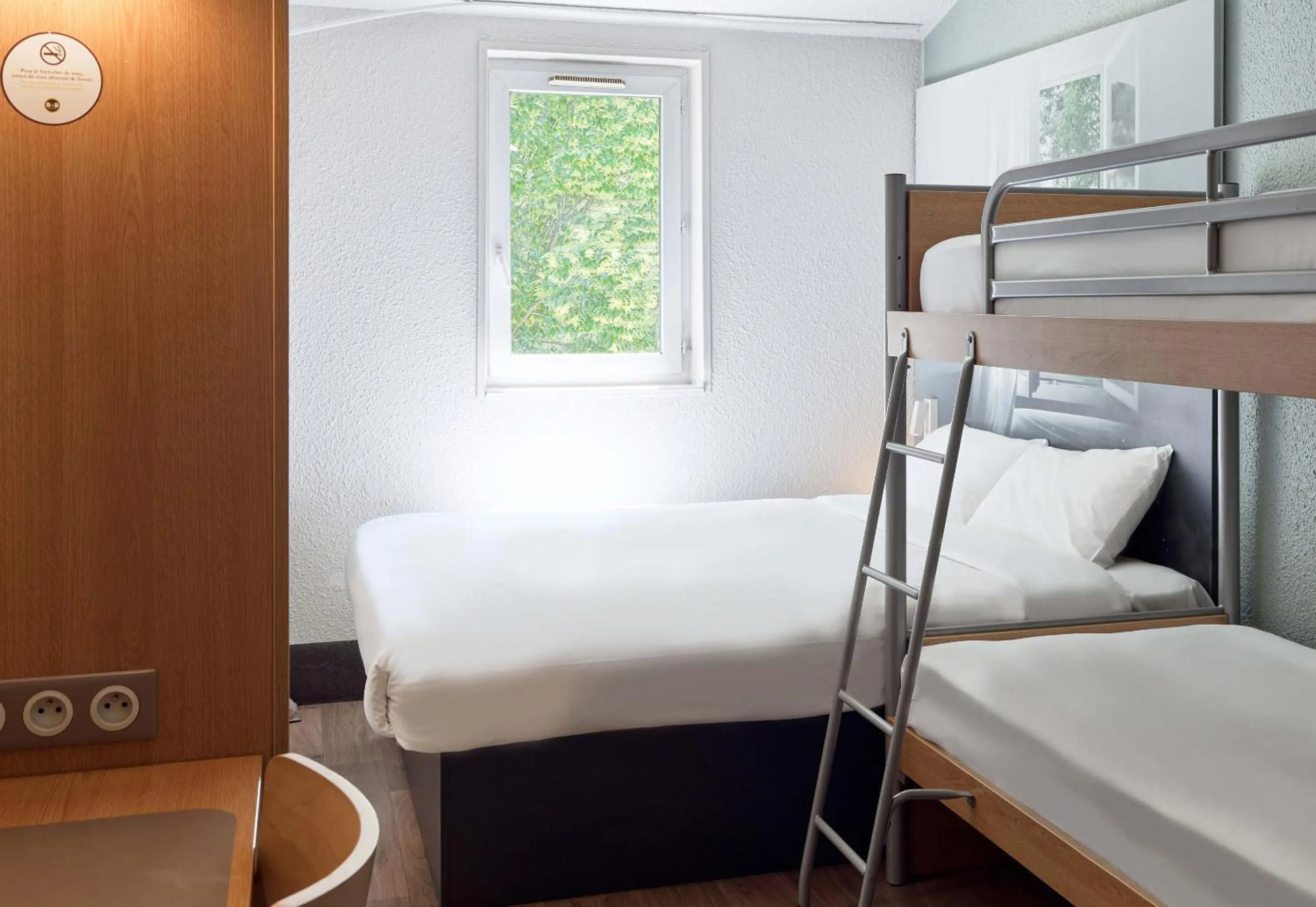 Bedroom, Bed in B&B HOTEL Paris Nord Villepinte