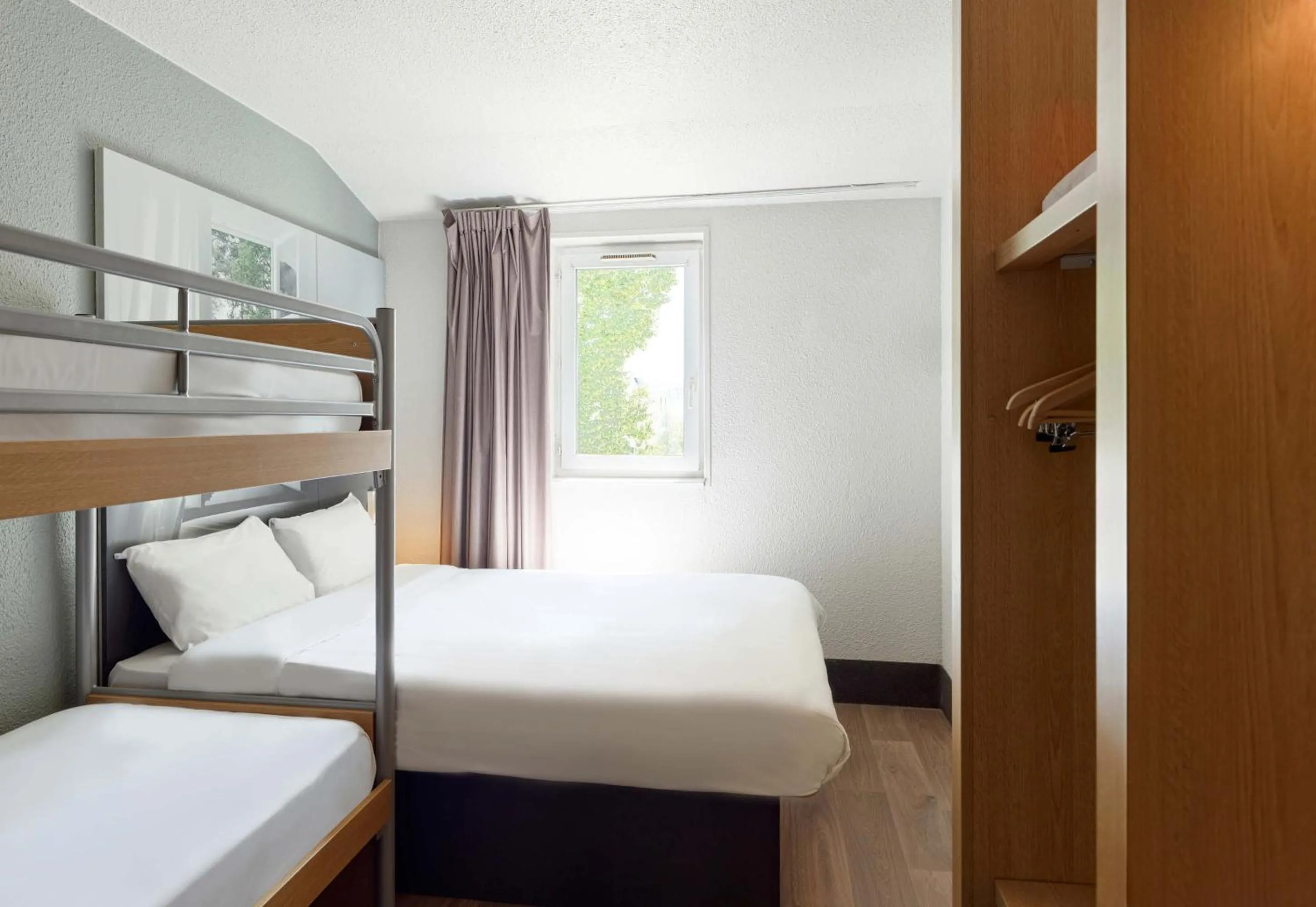 Bedroom, Bed in B&B HOTEL Paris Nord Villepinte