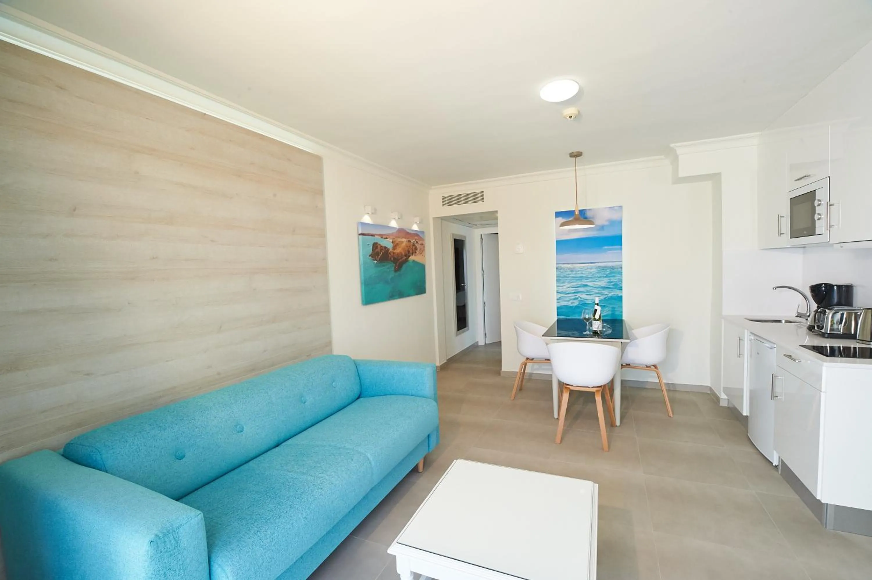 Living room in Suite Hotel Montana Club