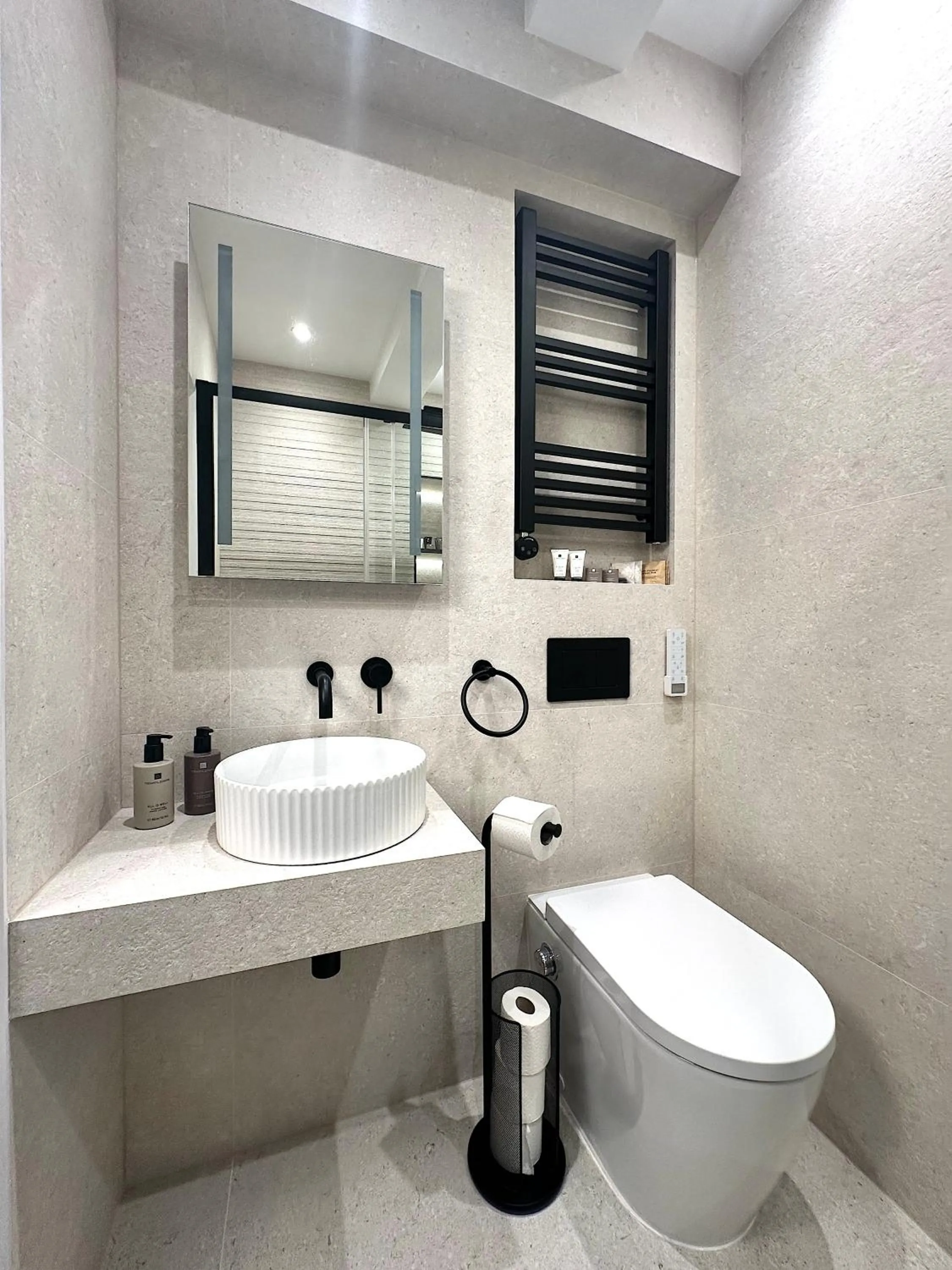 Shower in Chiltern Street Serviced Apartments - Marylebone