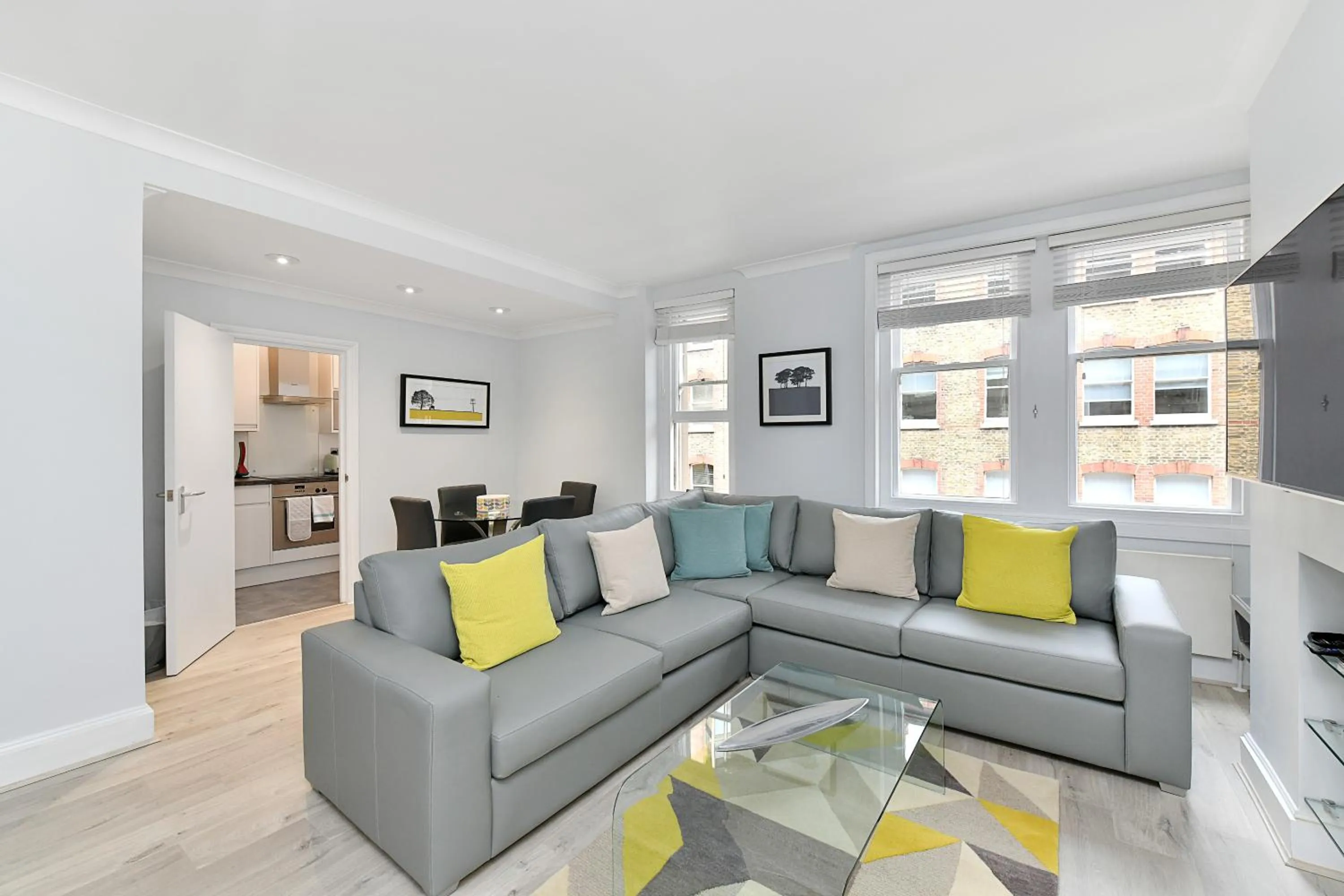 TV and multimedia in Chiltern Street Serviced Apartments - Marylebone