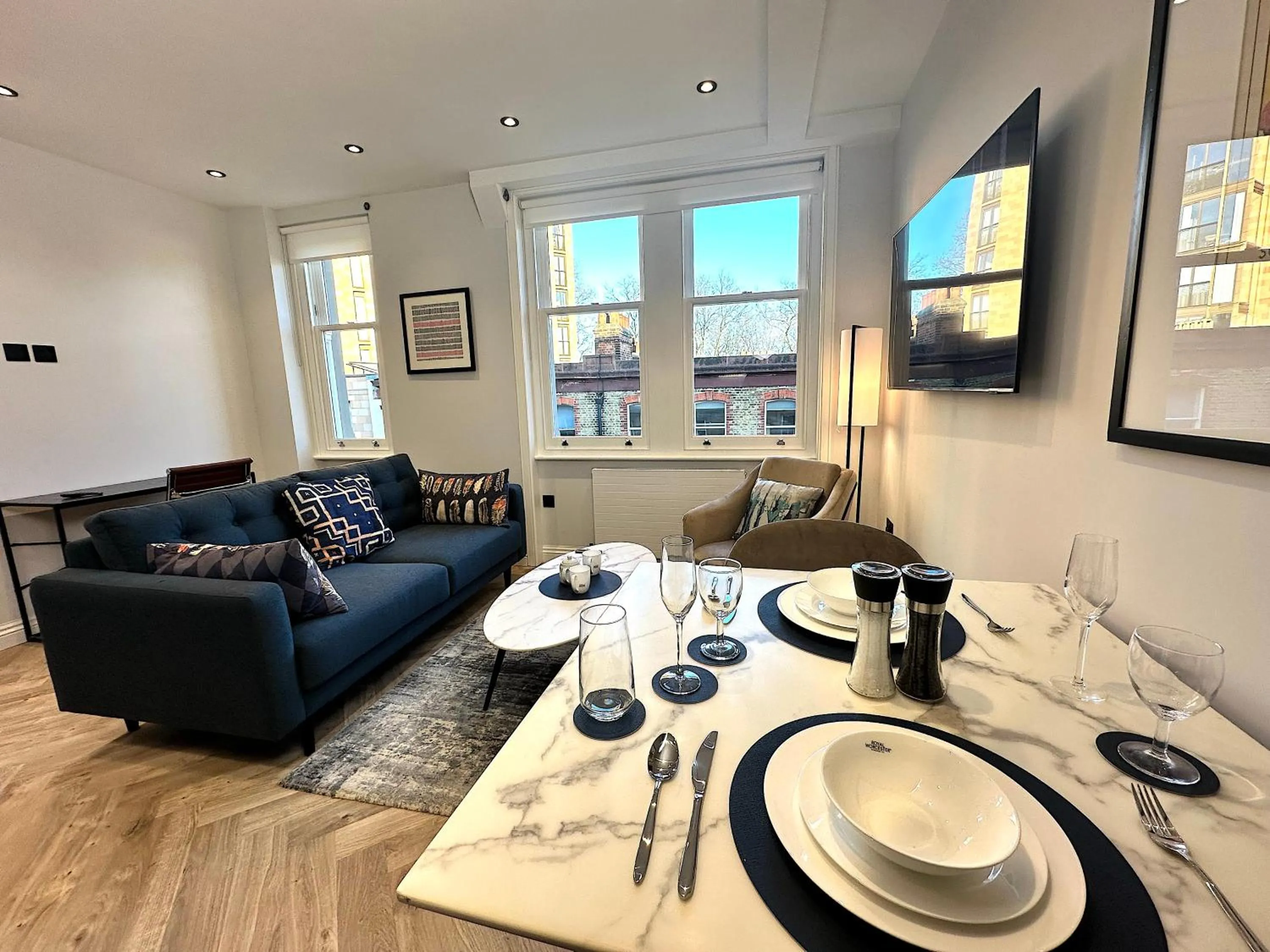 TV and multimedia in Chiltern Street Serviced Apartments - Marylebone