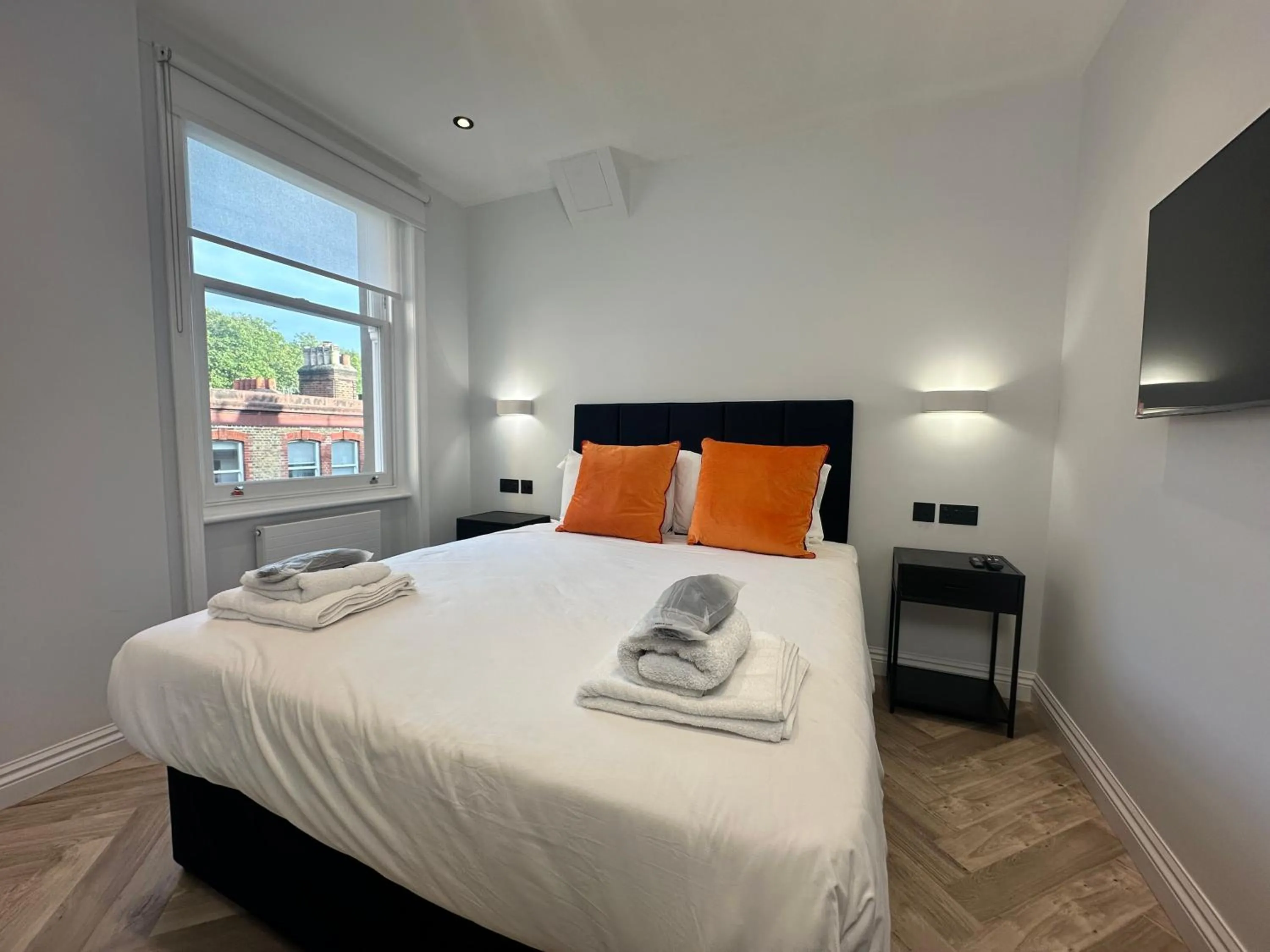 Bed in Chiltern Street Serviced Apartments - Marylebone