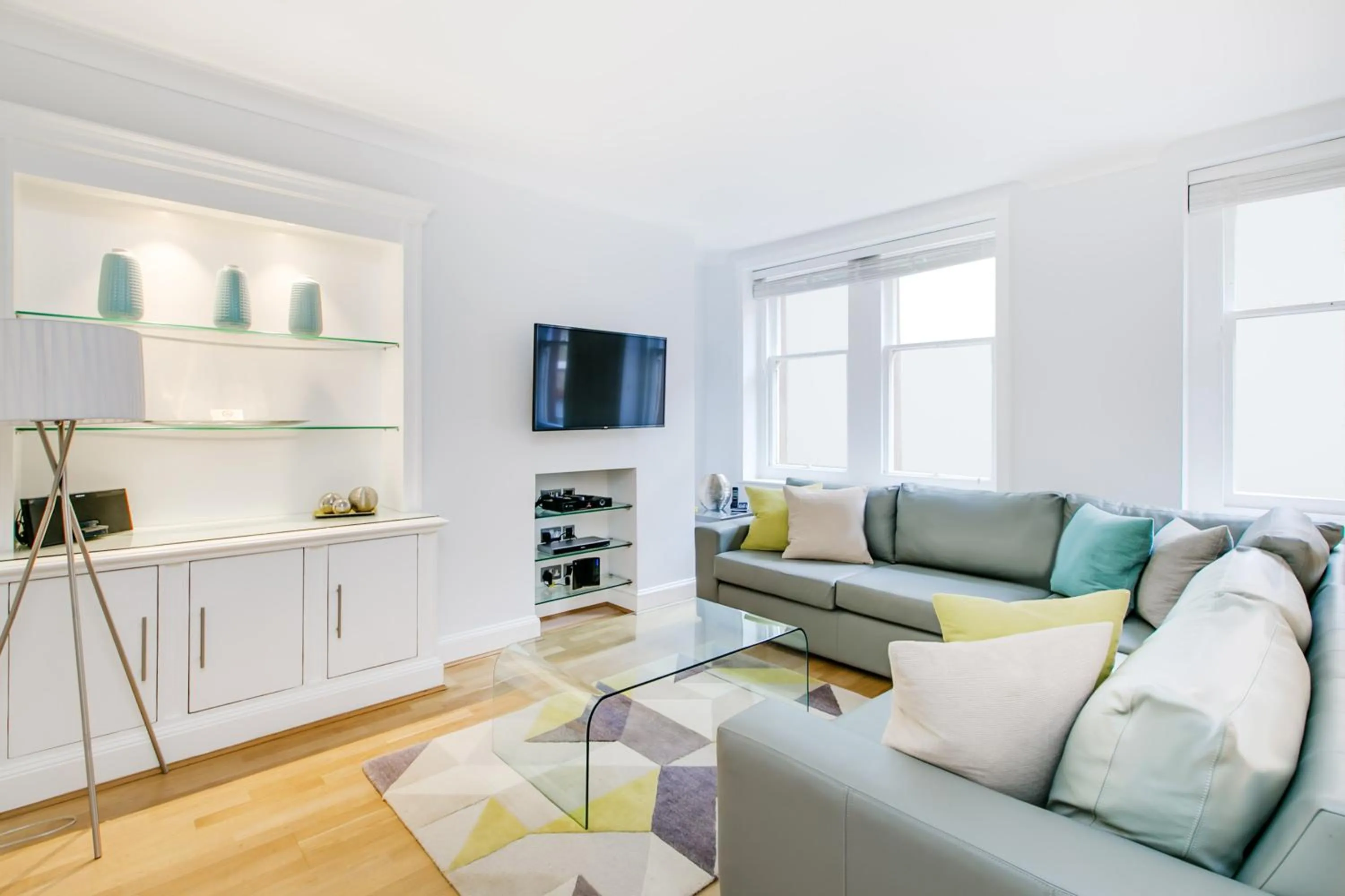 TV and multimedia in Chiltern Street Serviced Apartments - Marylebone