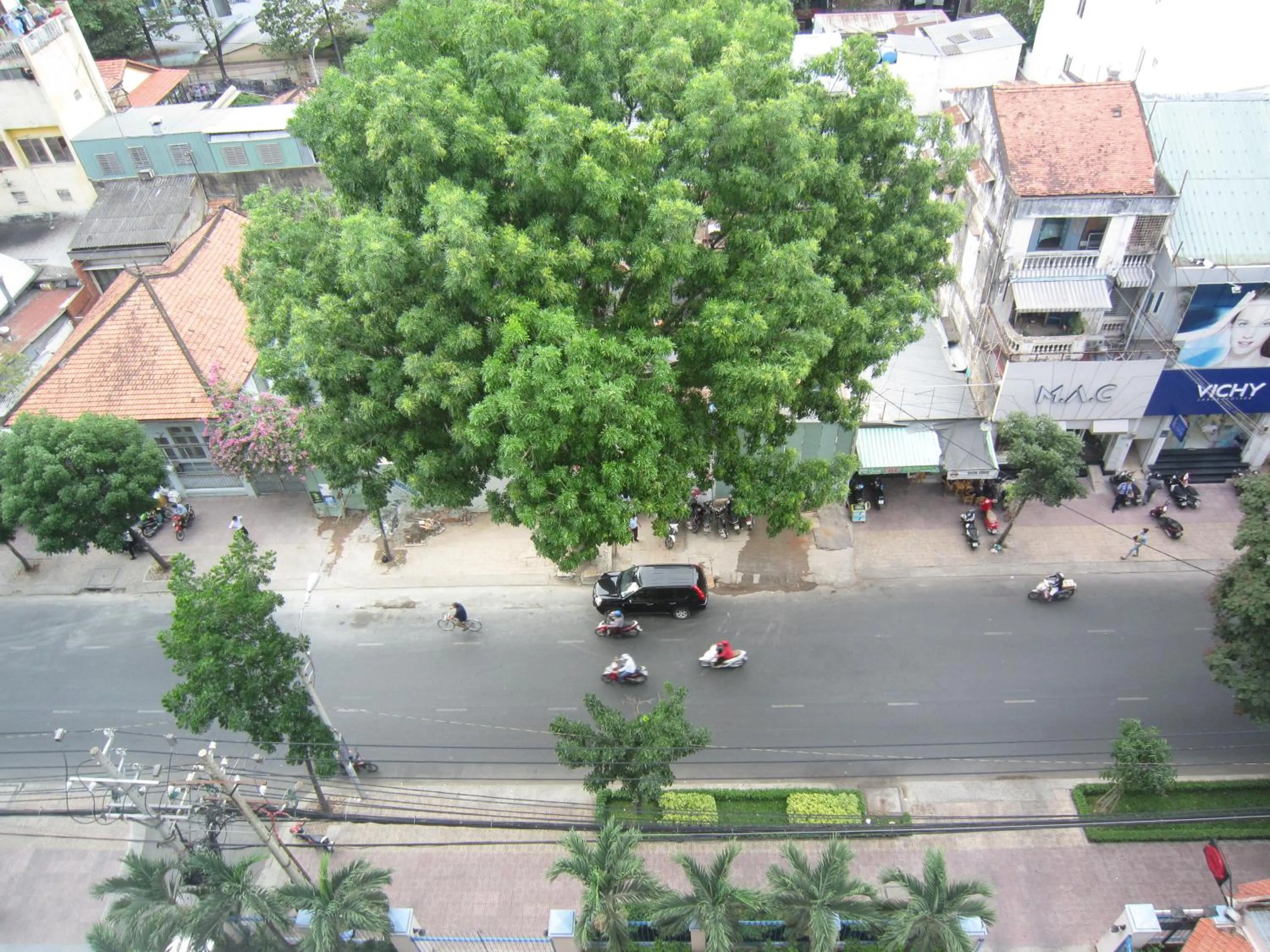 Street view in Saigon Court Serviced Apartment
