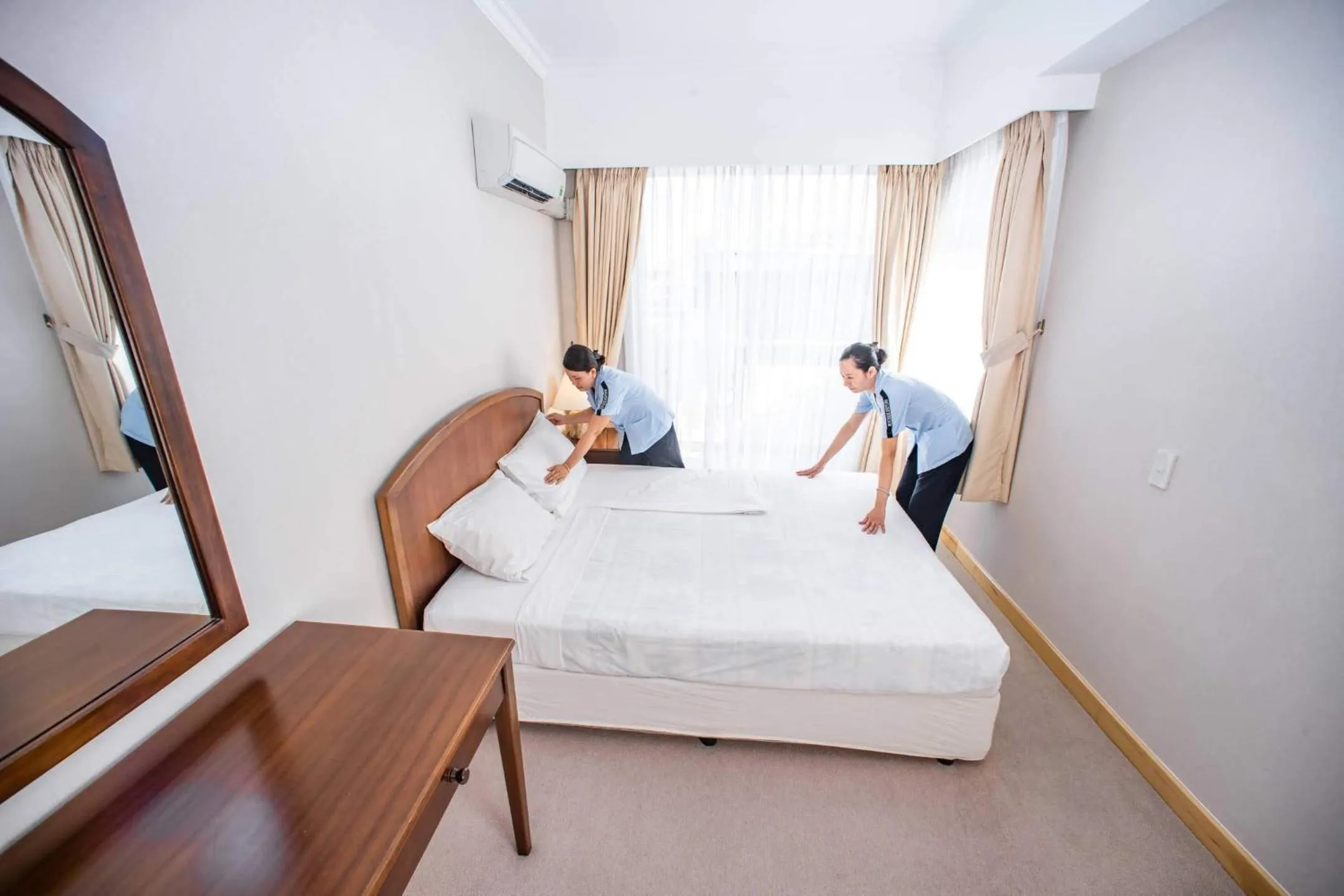 Bed in Saigon Court Serviced Apartment