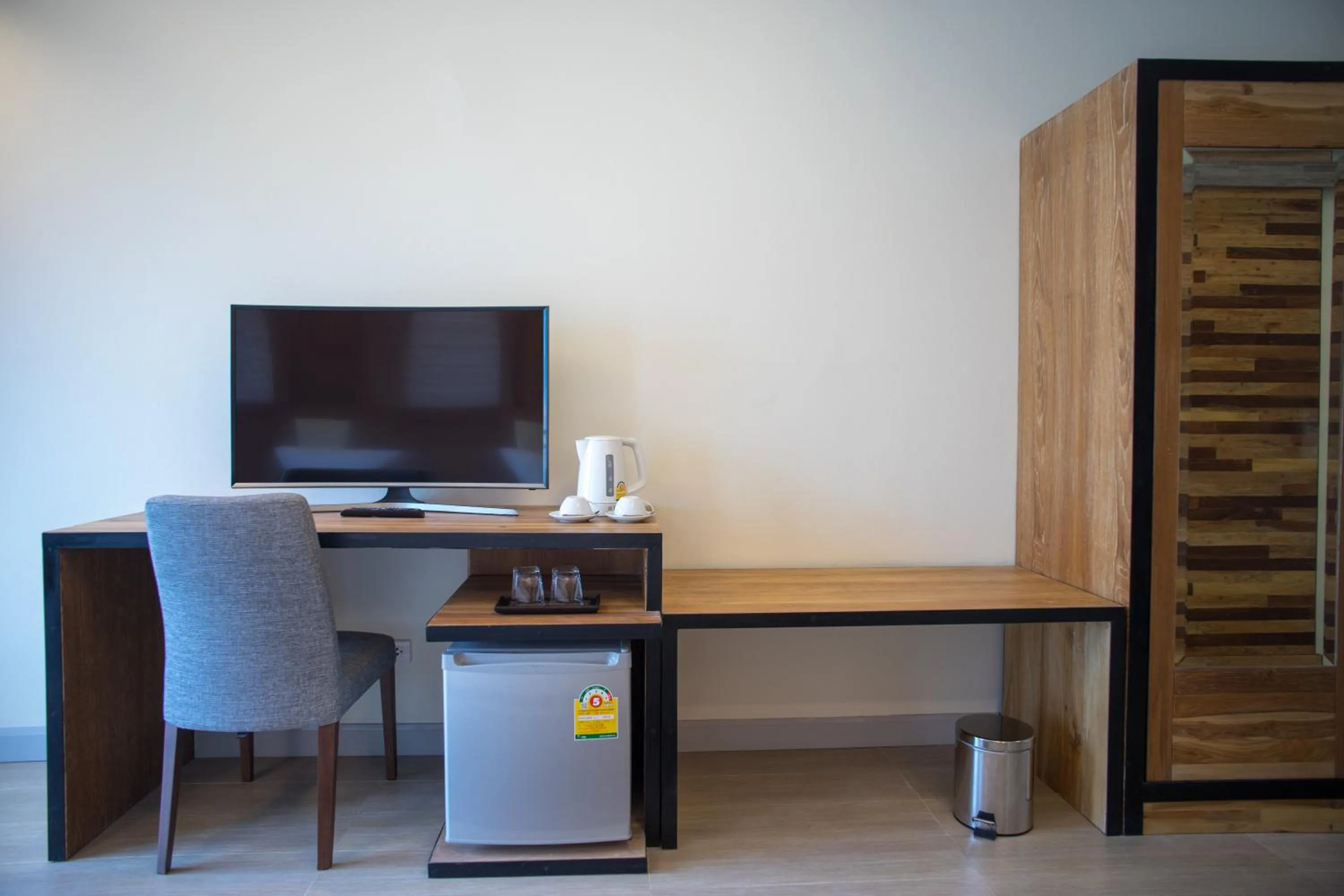 TV and multimedia in Triple B Boutique Residence