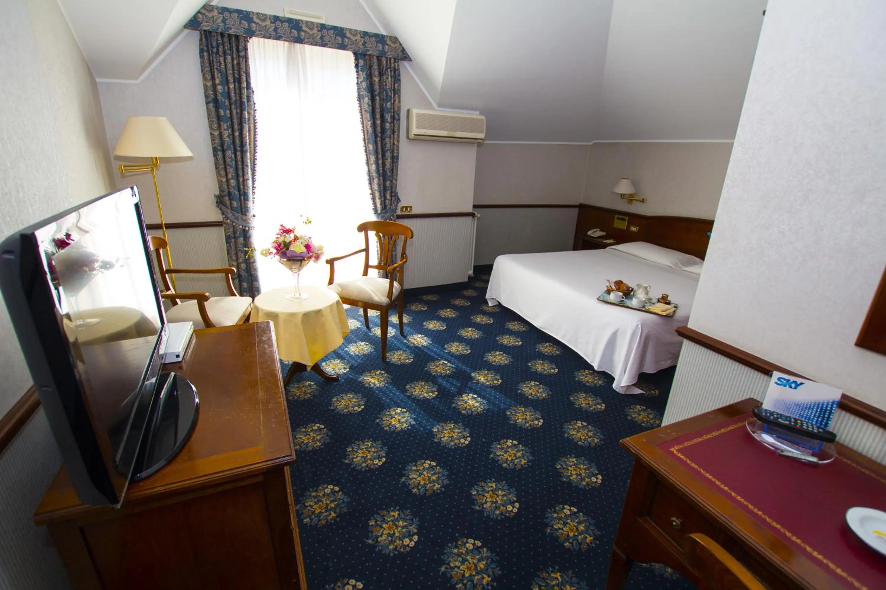 Bedroom, Bed in Hotel De La Ville