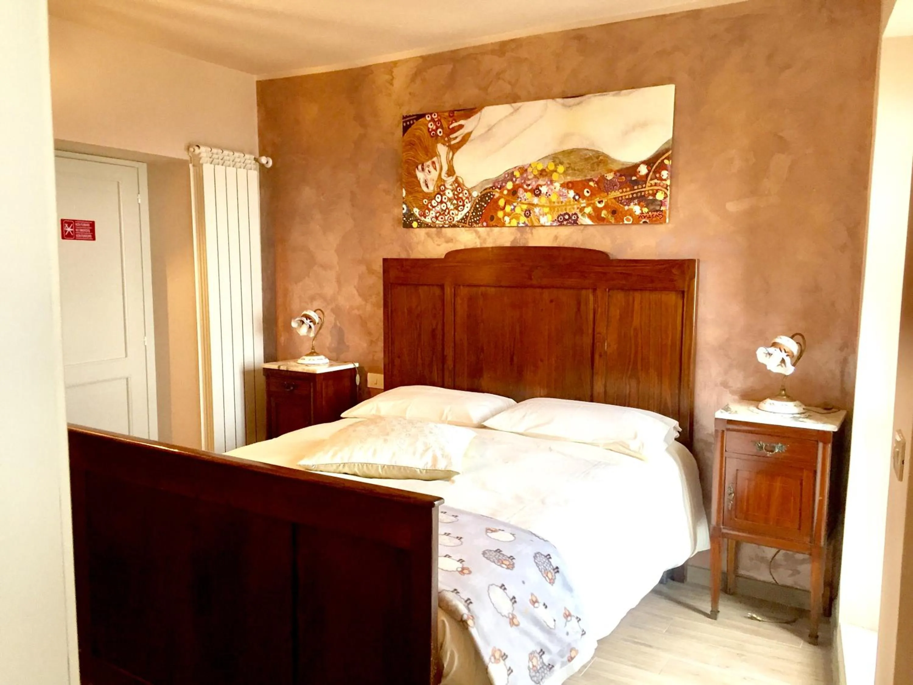 Photo of the whole room, Bed in Il Borgo Antico