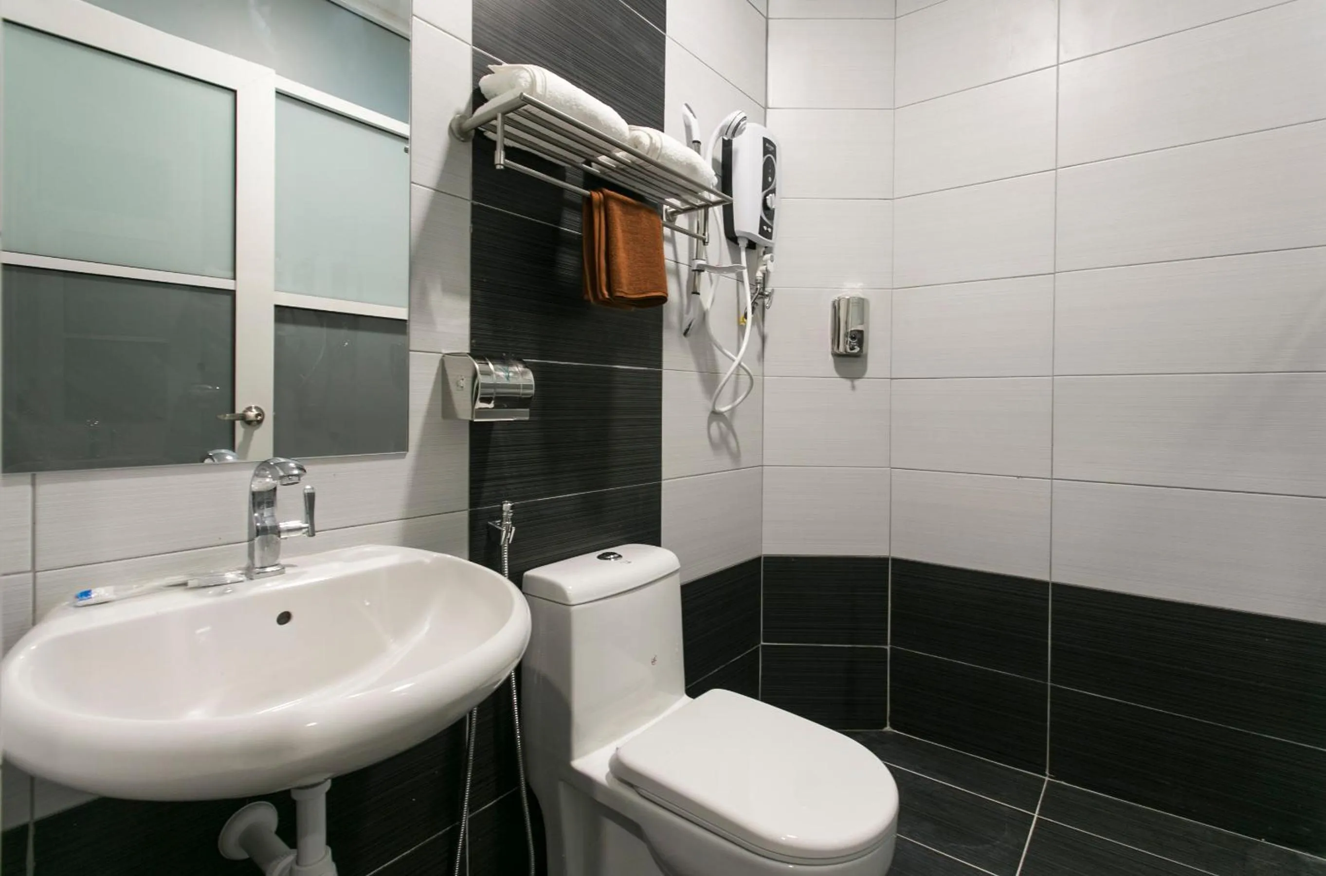 Property building in Lavana Hotel, Chinatown