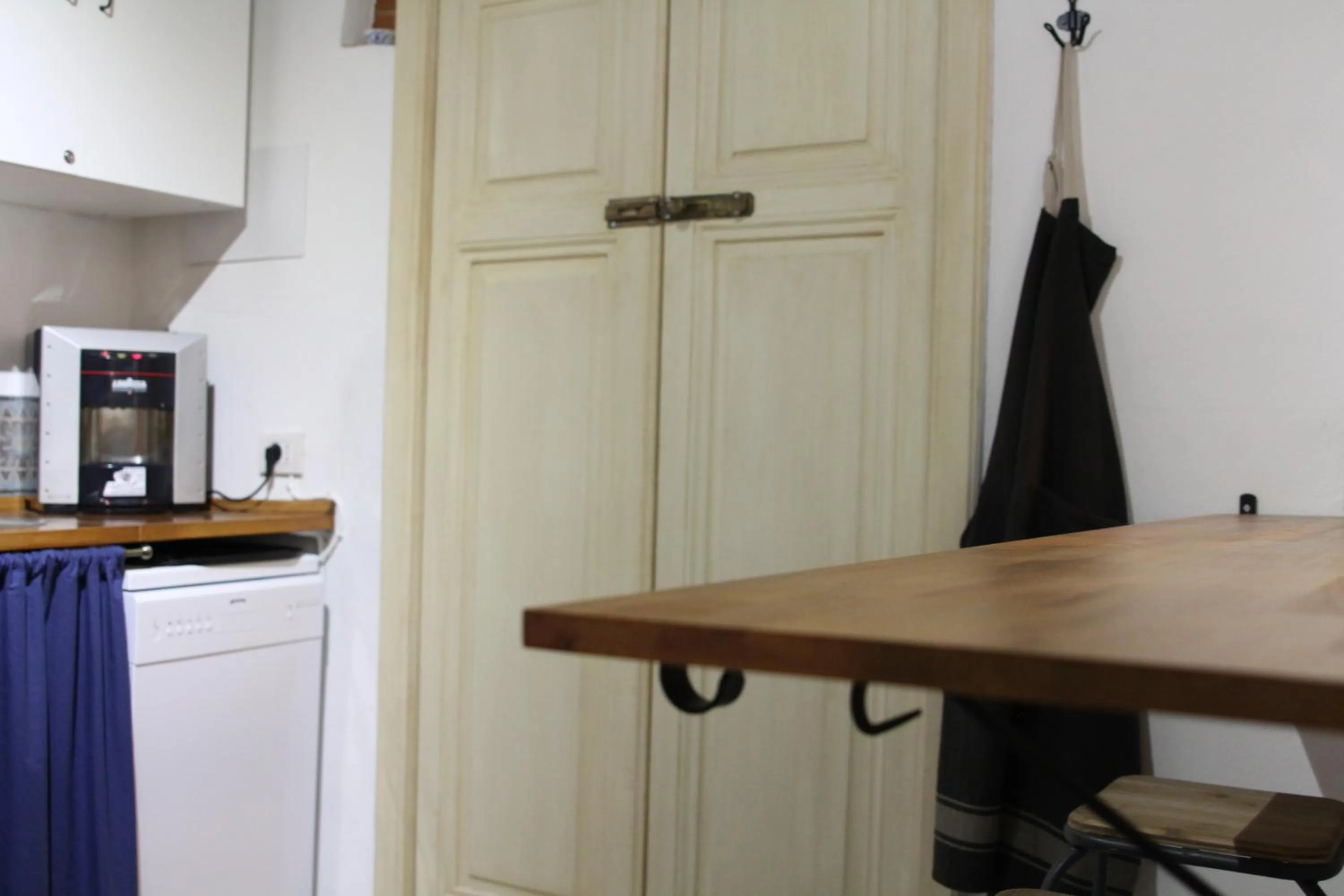 Communal kitchen in Bed & Tower