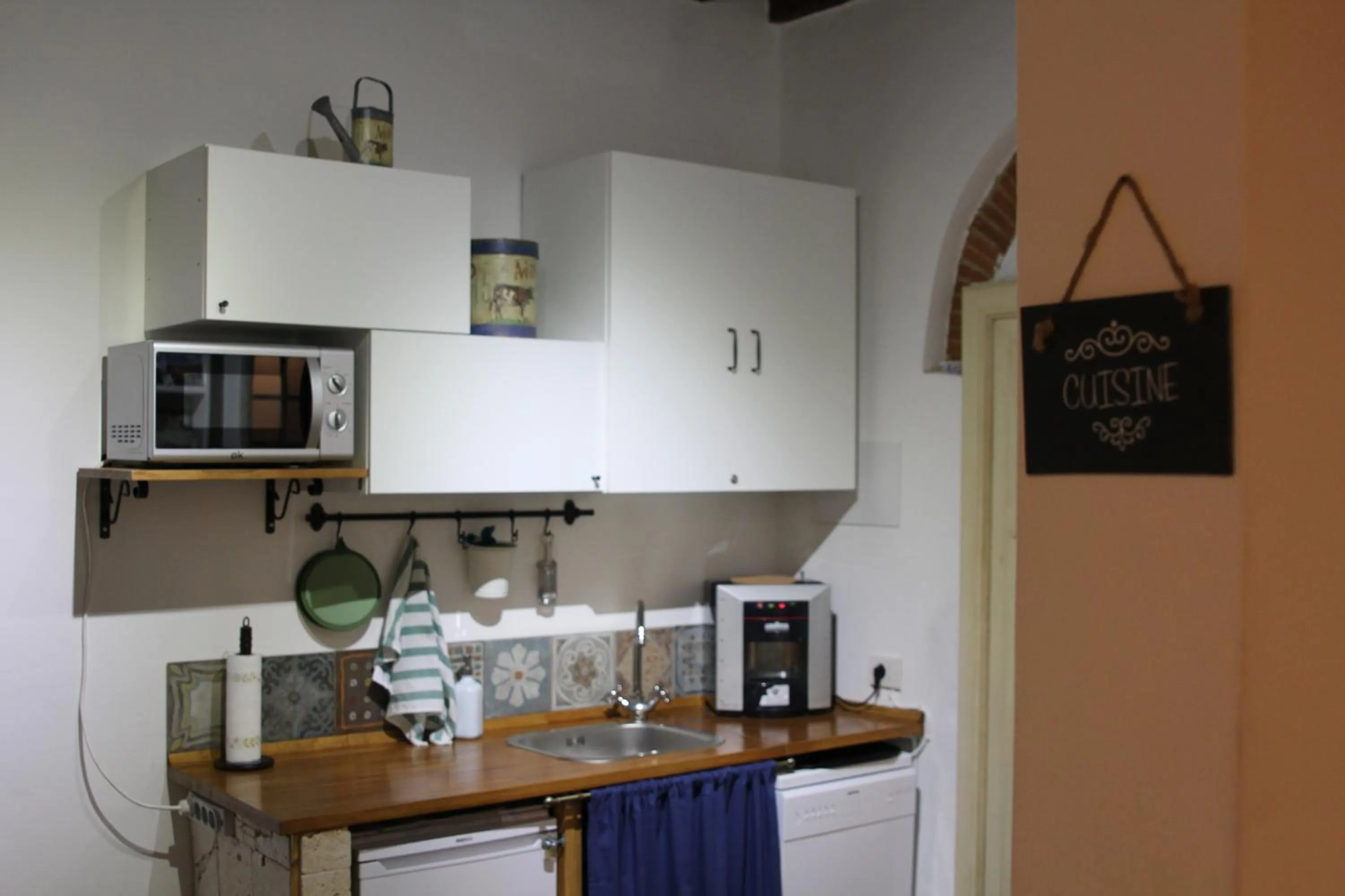 Communal kitchen in Bed & Tower