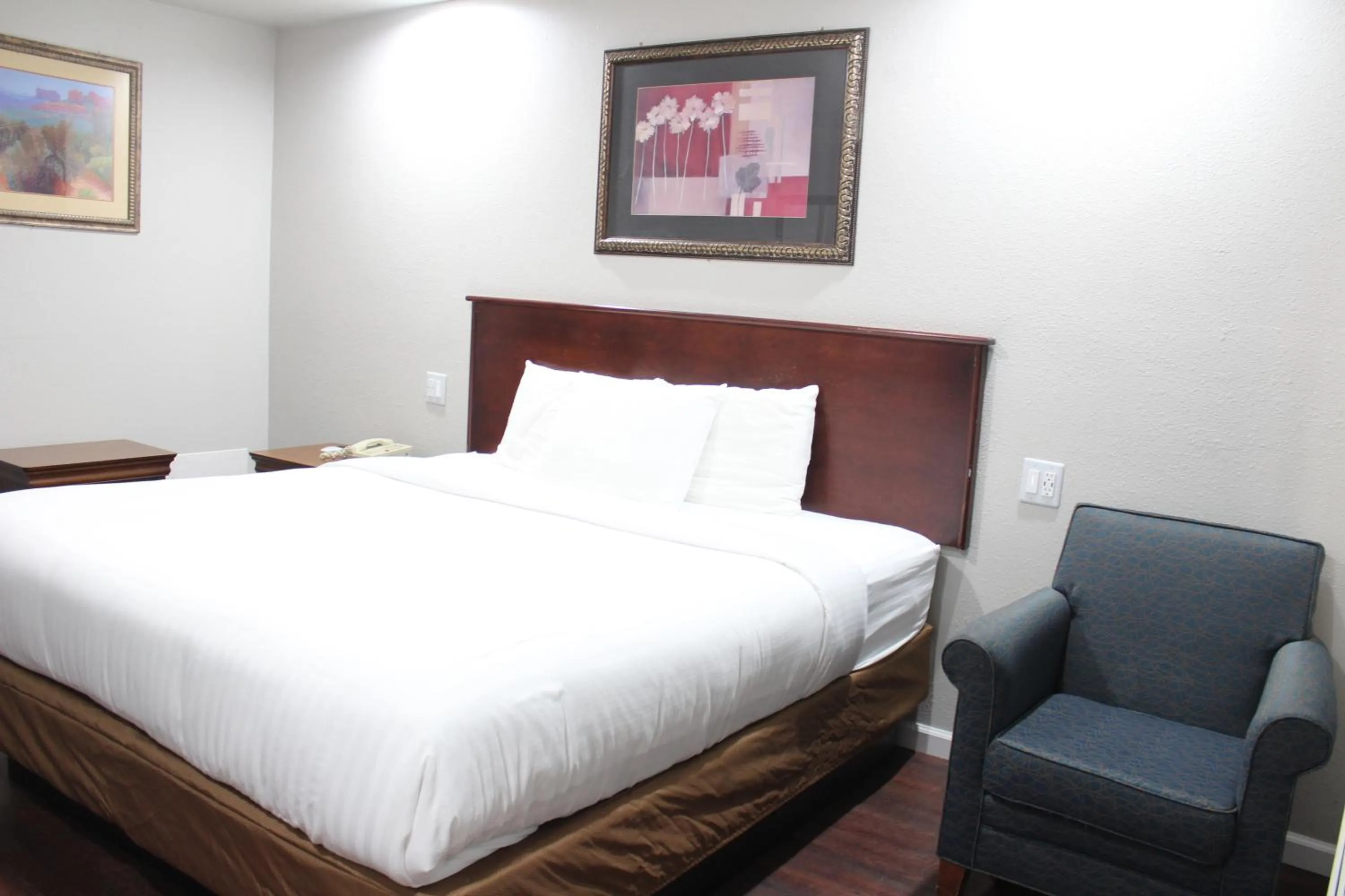 Bed in Thunderbird Motel Las Vegas/ New Mexico