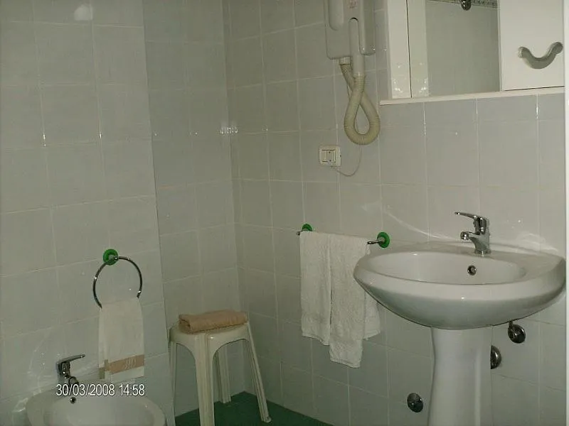 Bathroom in Hotel Etruria