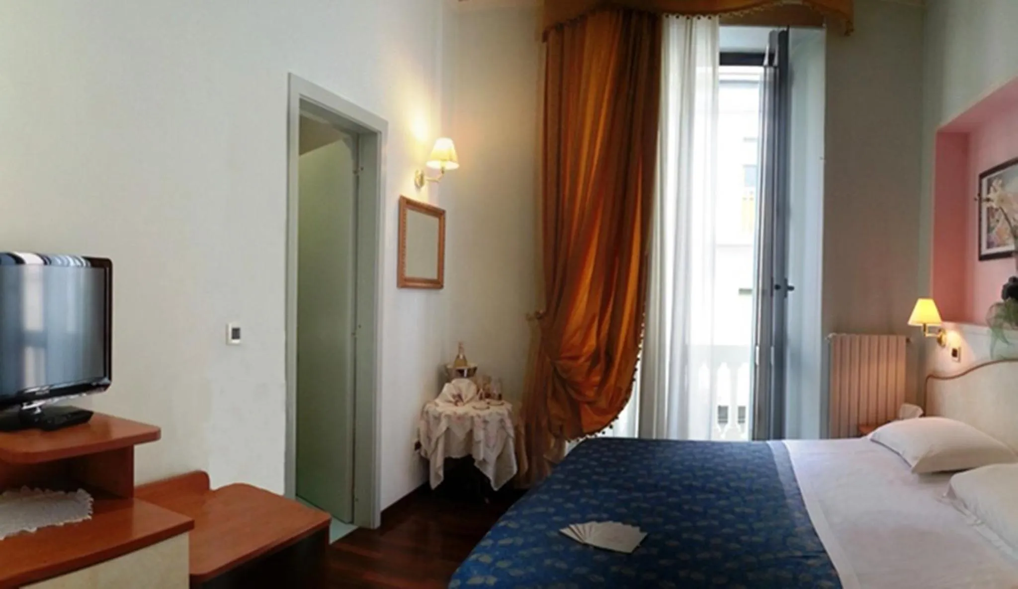 Bedroom, Bed in Hotel Alba