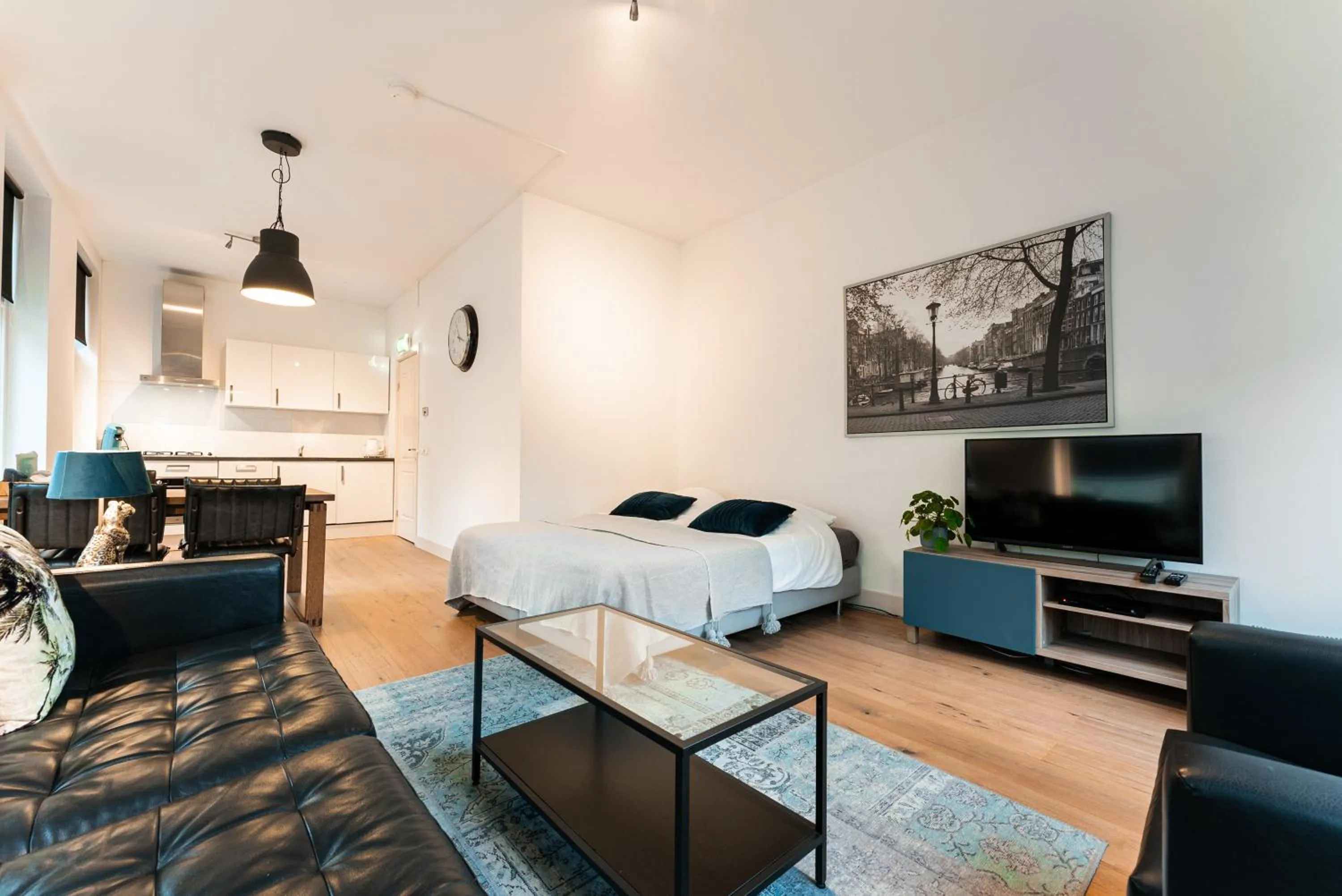 Bed in Familie Hotel & Apartments Alkmaar