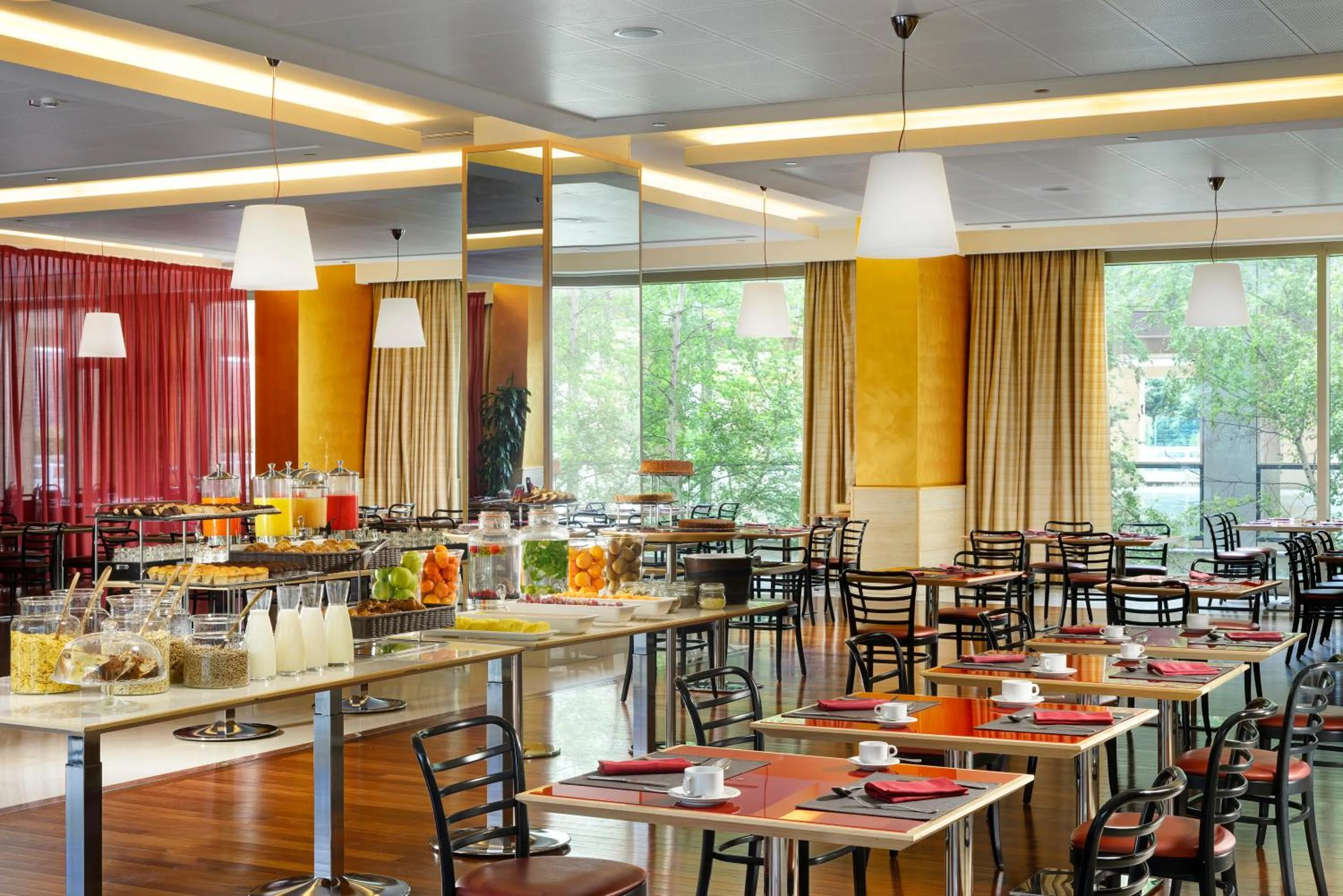 Food and drinks in UNA Hotels Expo Fiera Milano