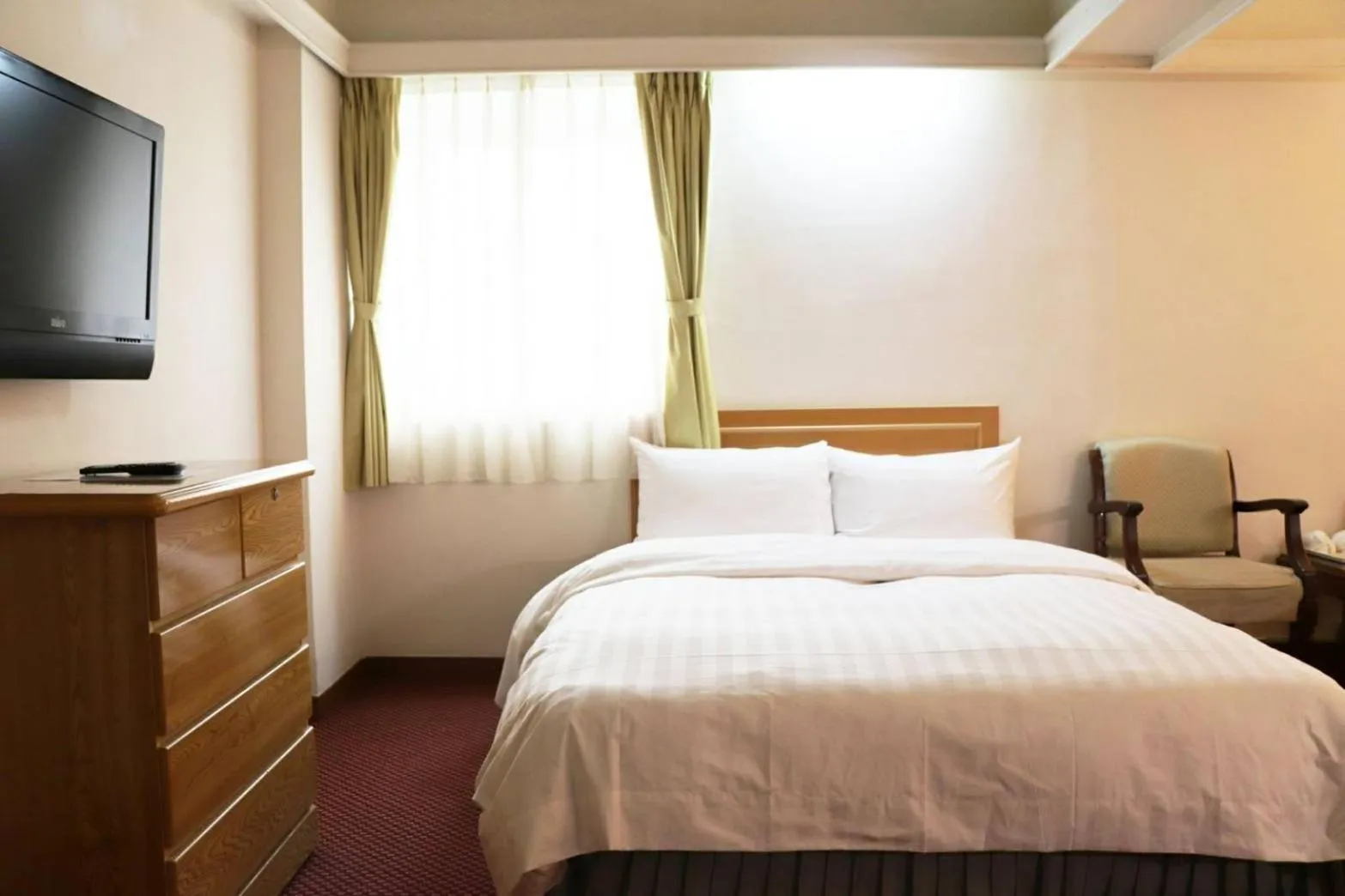 Photo of the whole room in Oriental Hotel