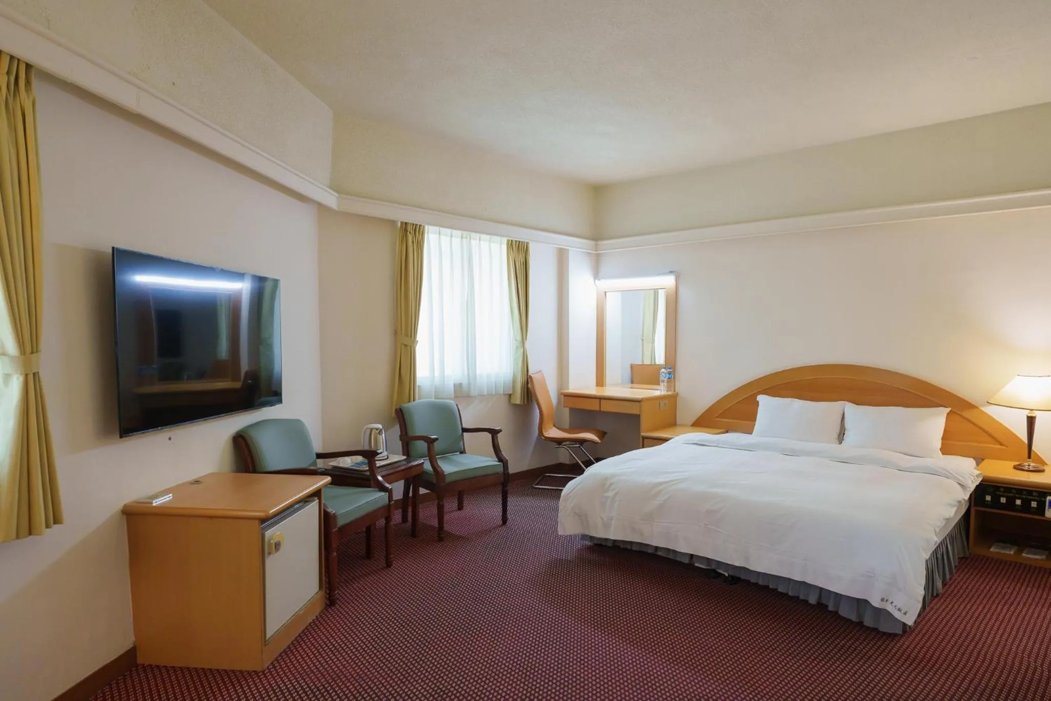 TV/Entertainment Center in Oriental Hotel