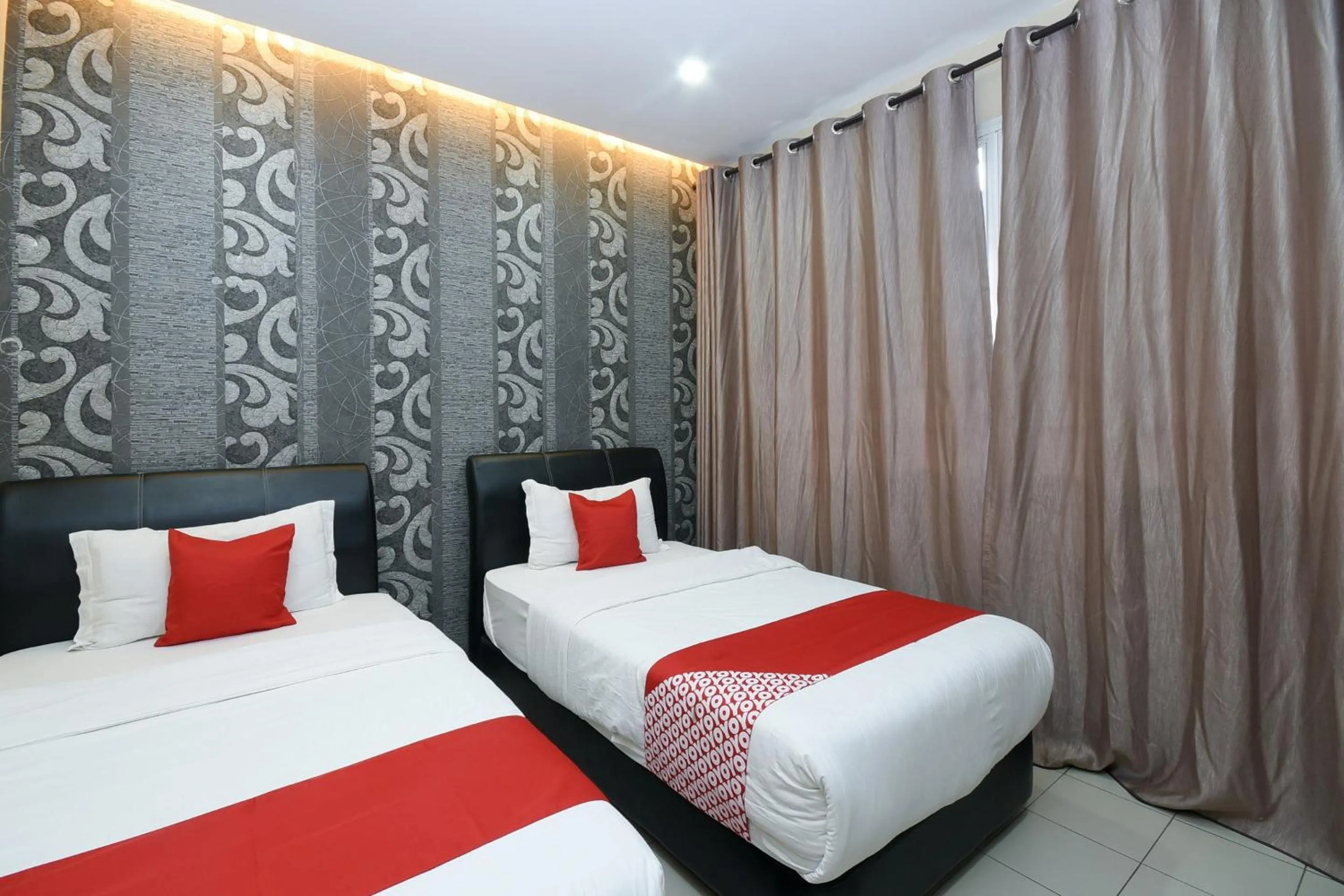 Bedroom, Bed in Hotel O Ys Inn