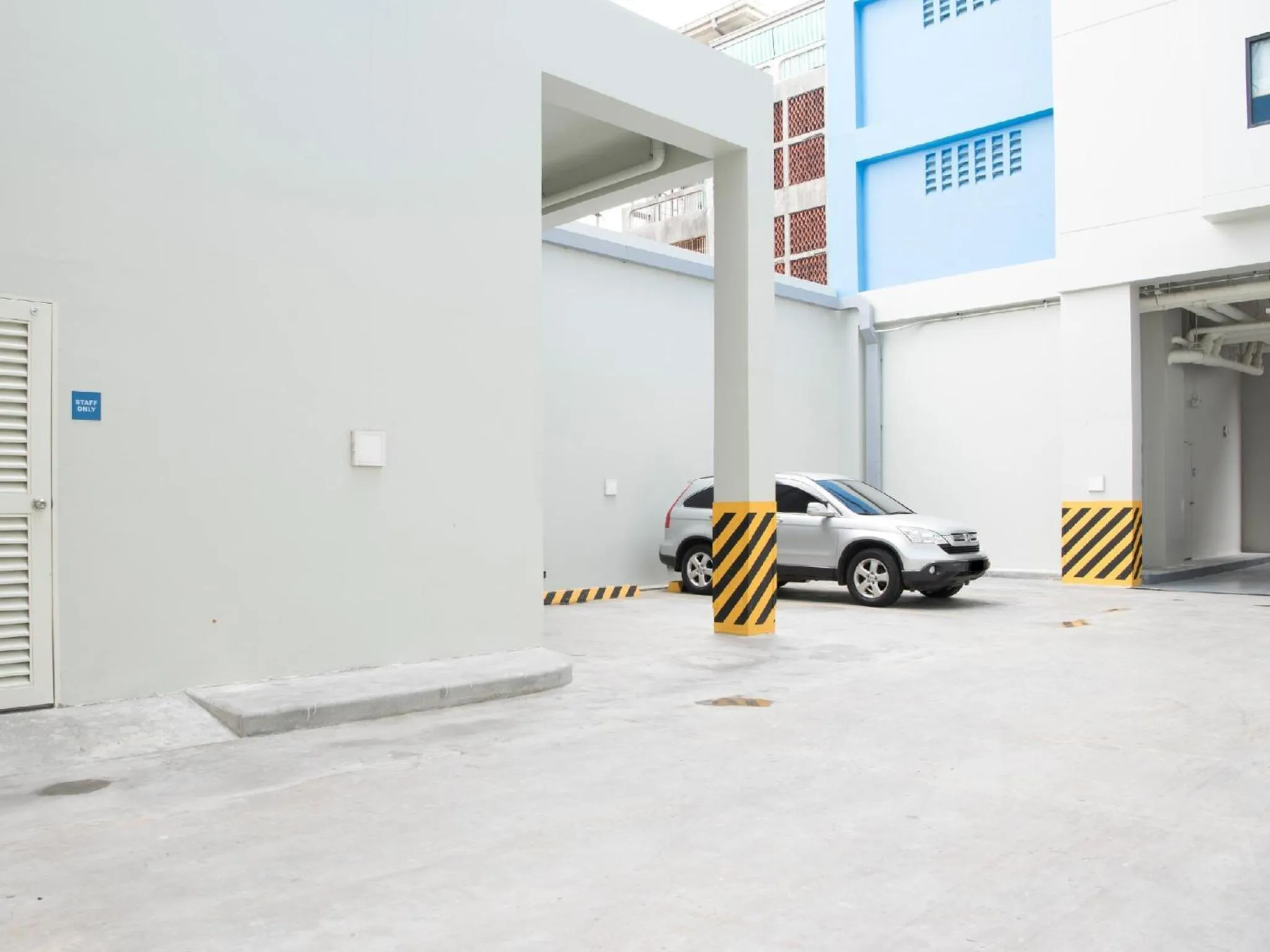 Parking in Hop Inn Hotel Ermita Manila