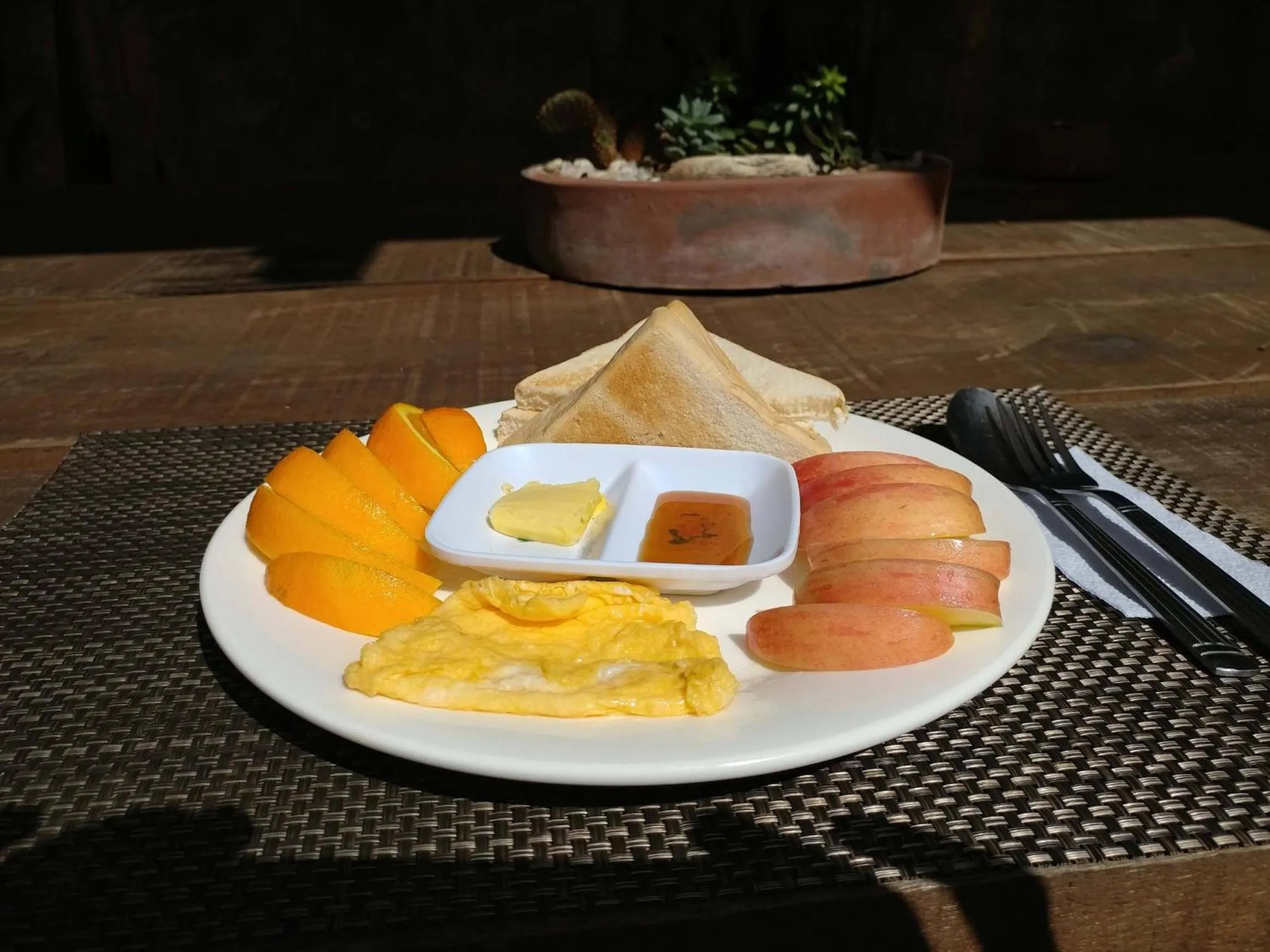 Continental breakfast in Old Orangewood Bed & Breakfast