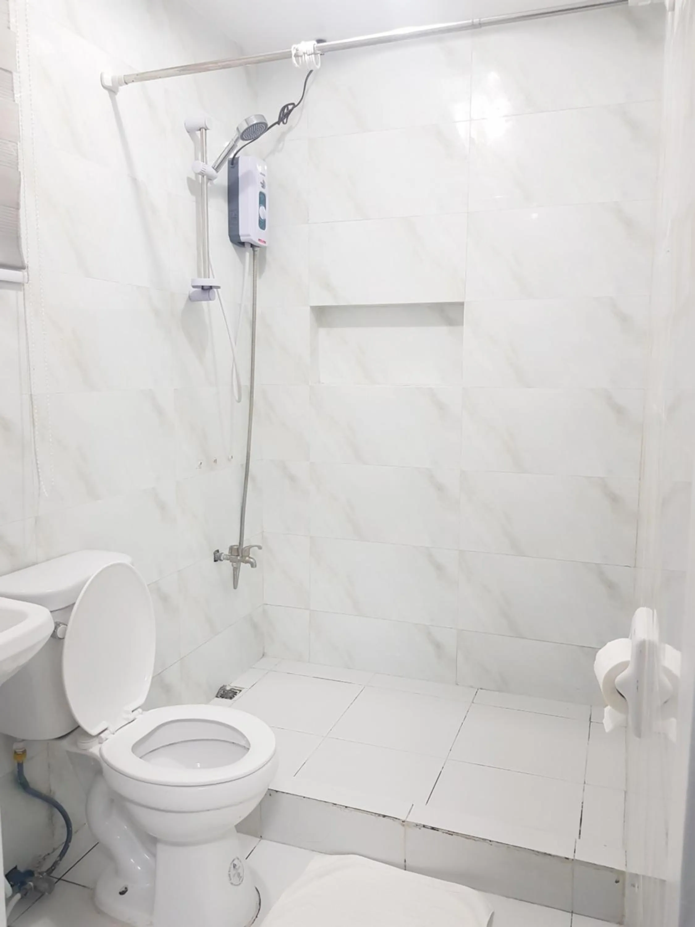 Bathroom in Old Orangewood Bed & Breakfast