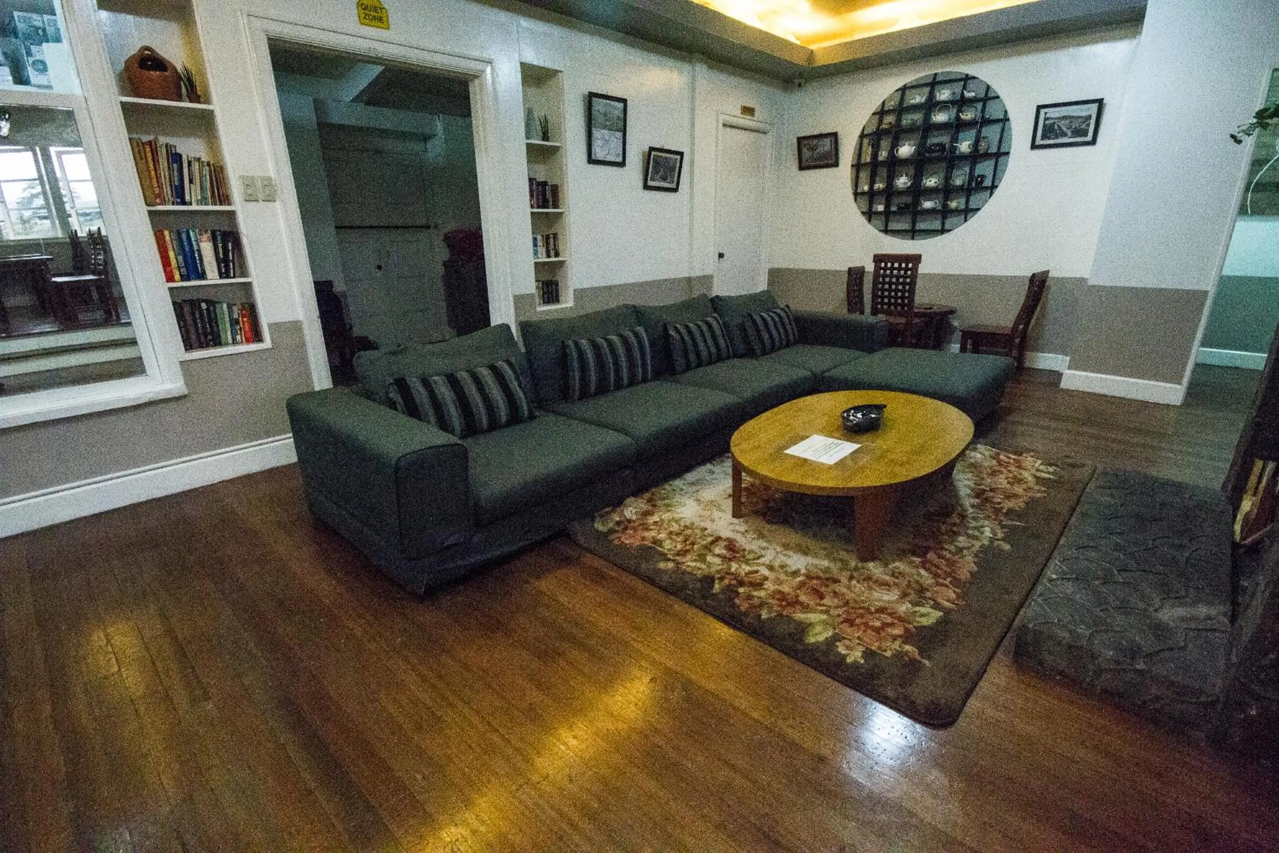Living room in Old Orangewood Bed & Breakfast