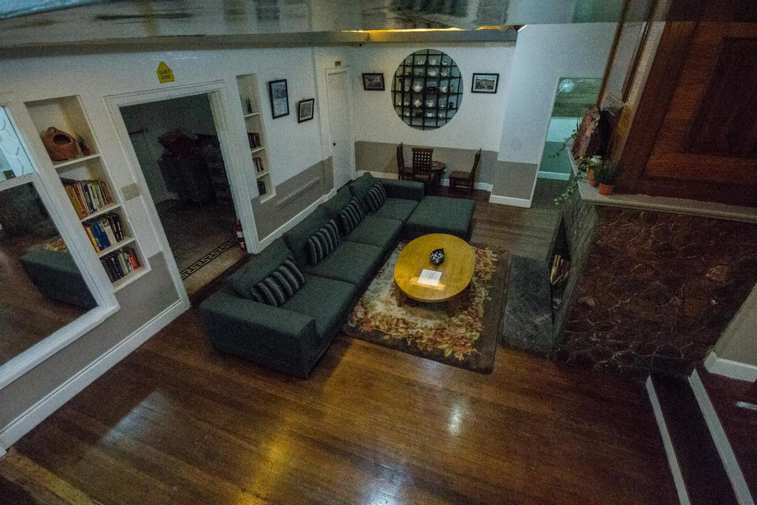 Living room in Old Orangewood Bed & Breakfast
